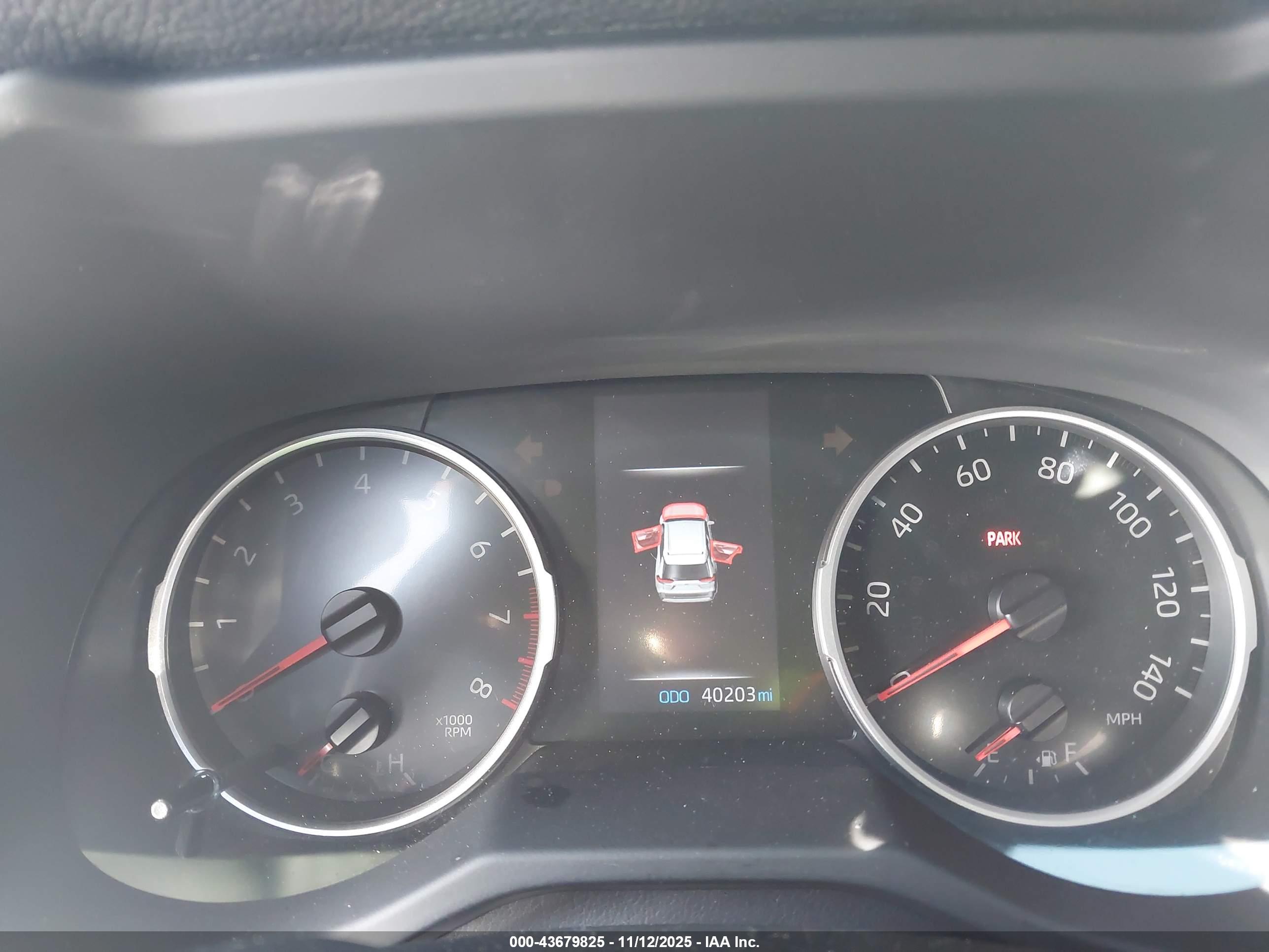 TOYOTA RAV4 image 7