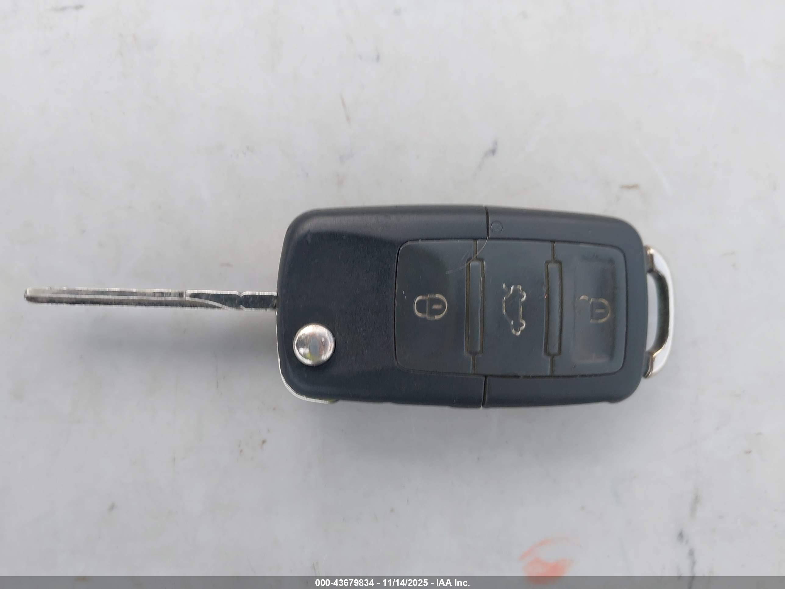 VOLKSWAGEN JETTA image 11