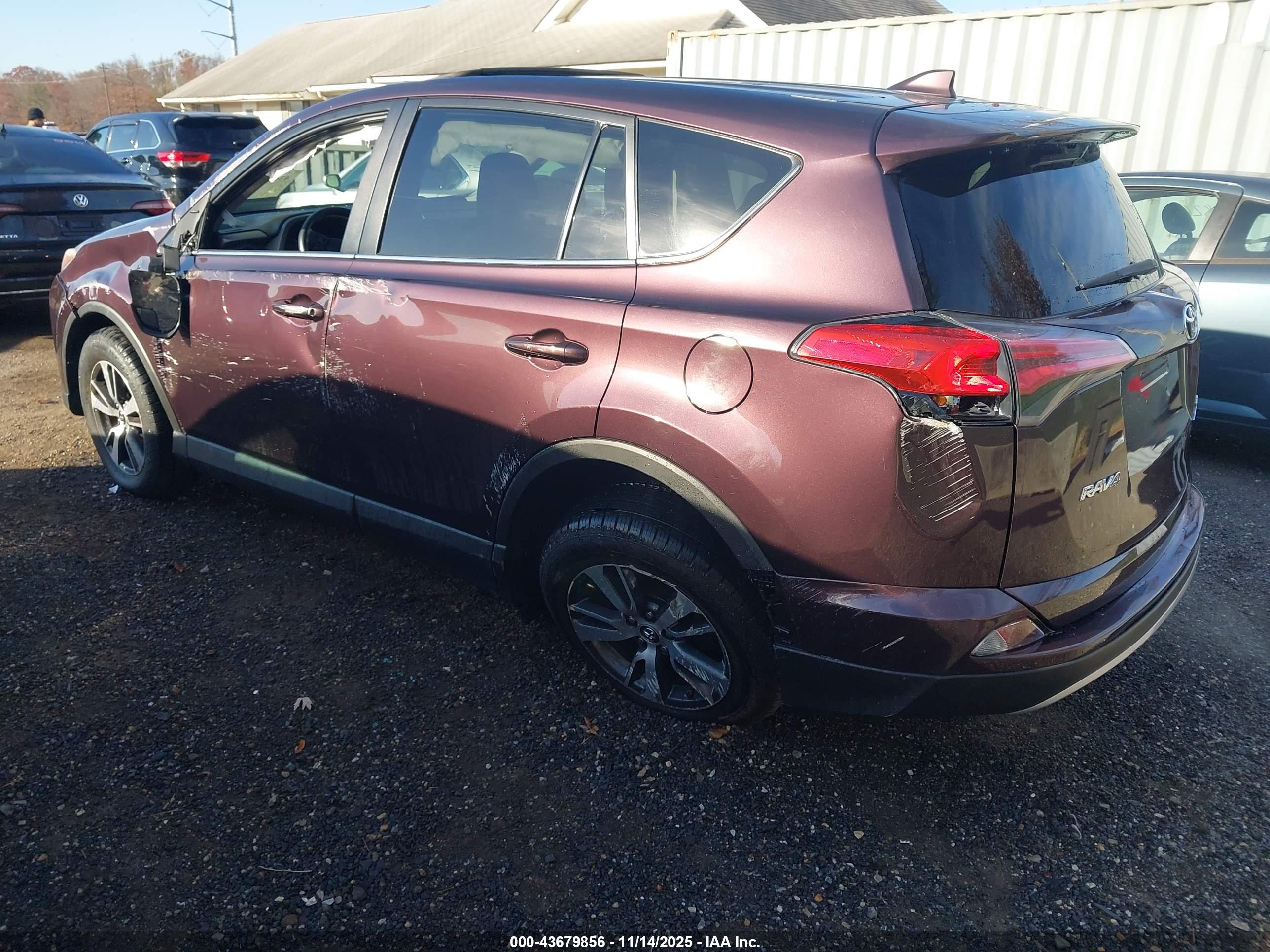 TOYOTA RAV4 image 3