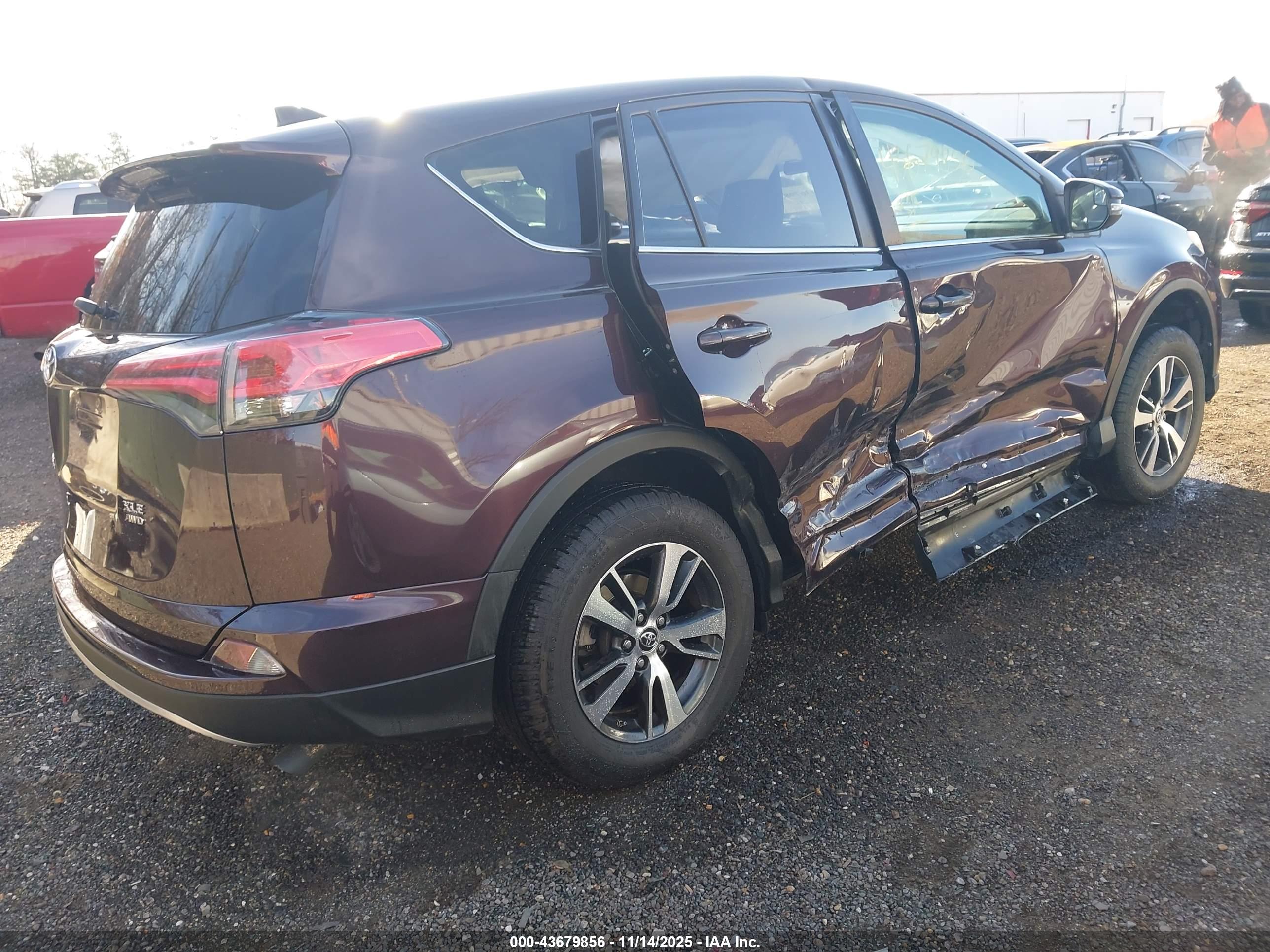 TOYOTA RAV4 image 4