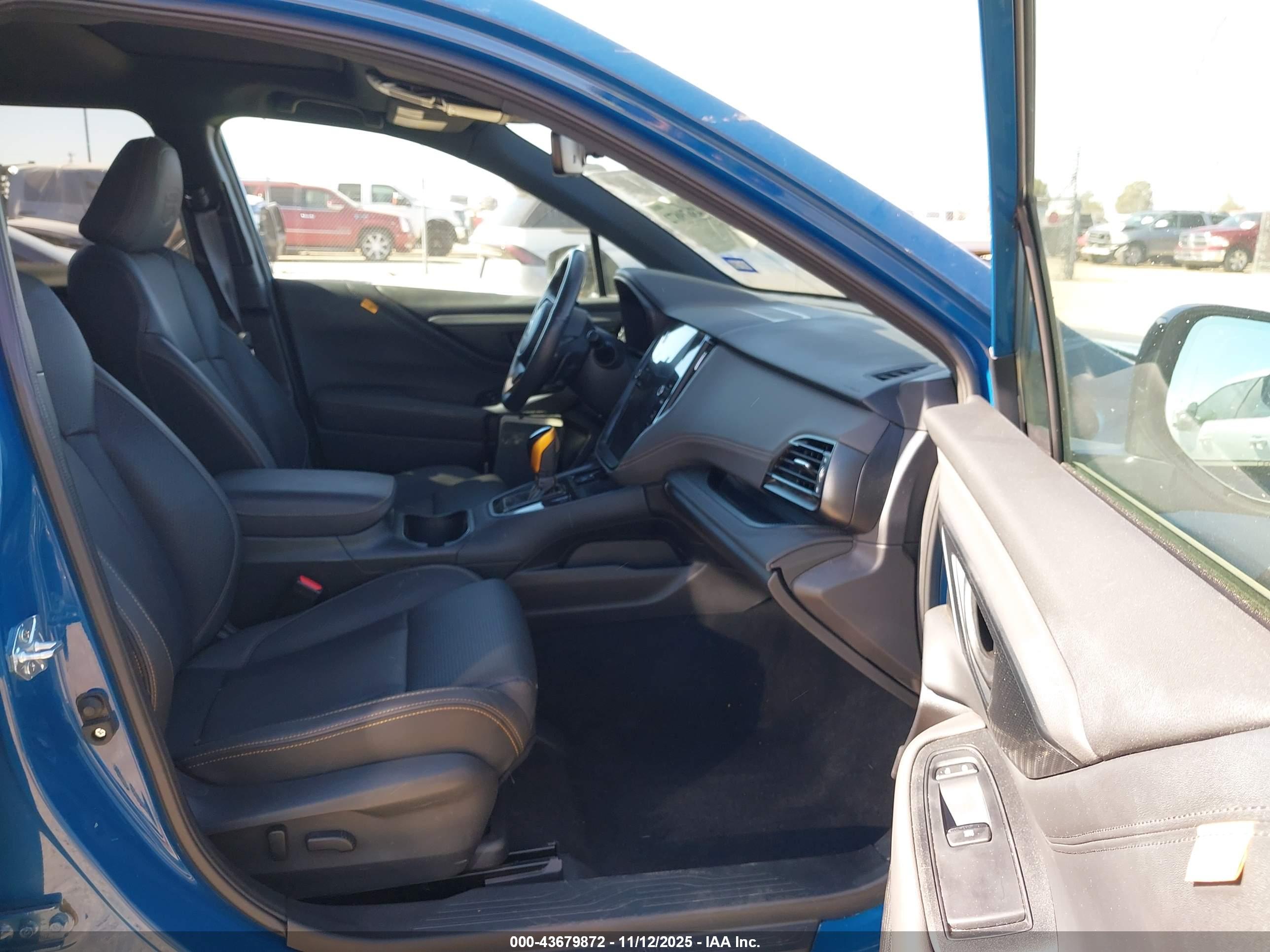 SUBARU OUTBACK image 5