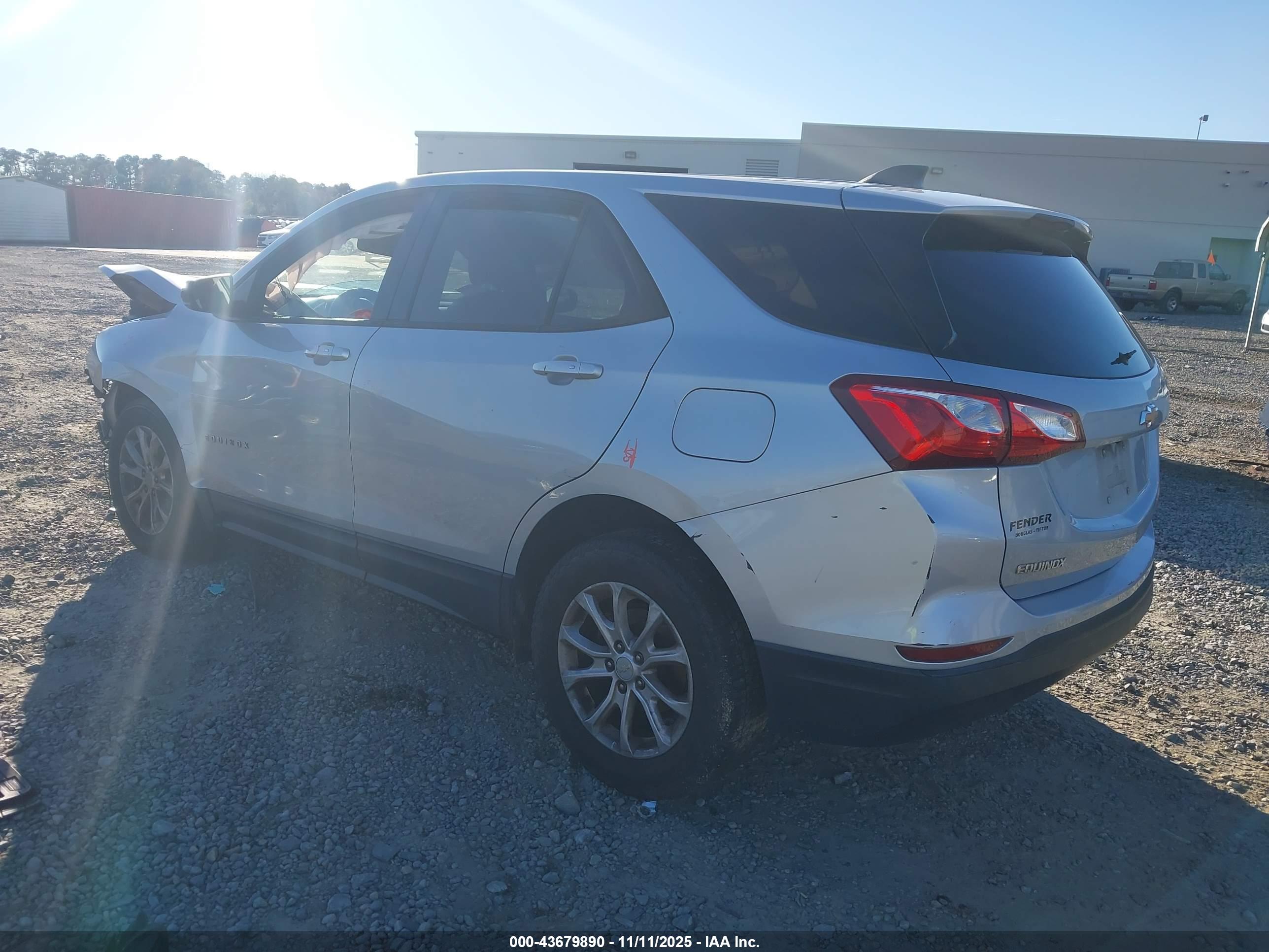 CHEVROLET EQUINOX image 3