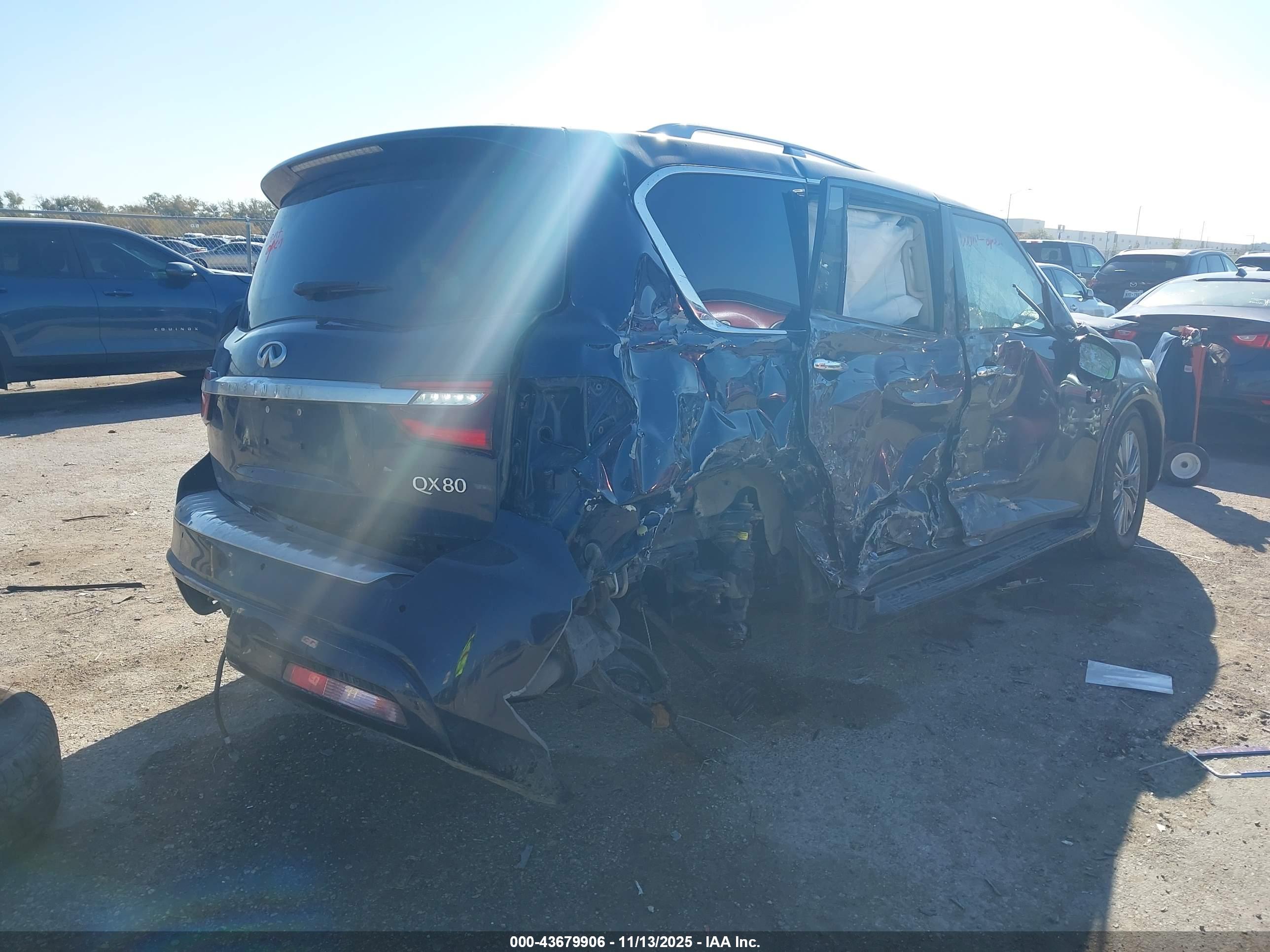 INFINITI QX80 image 4
