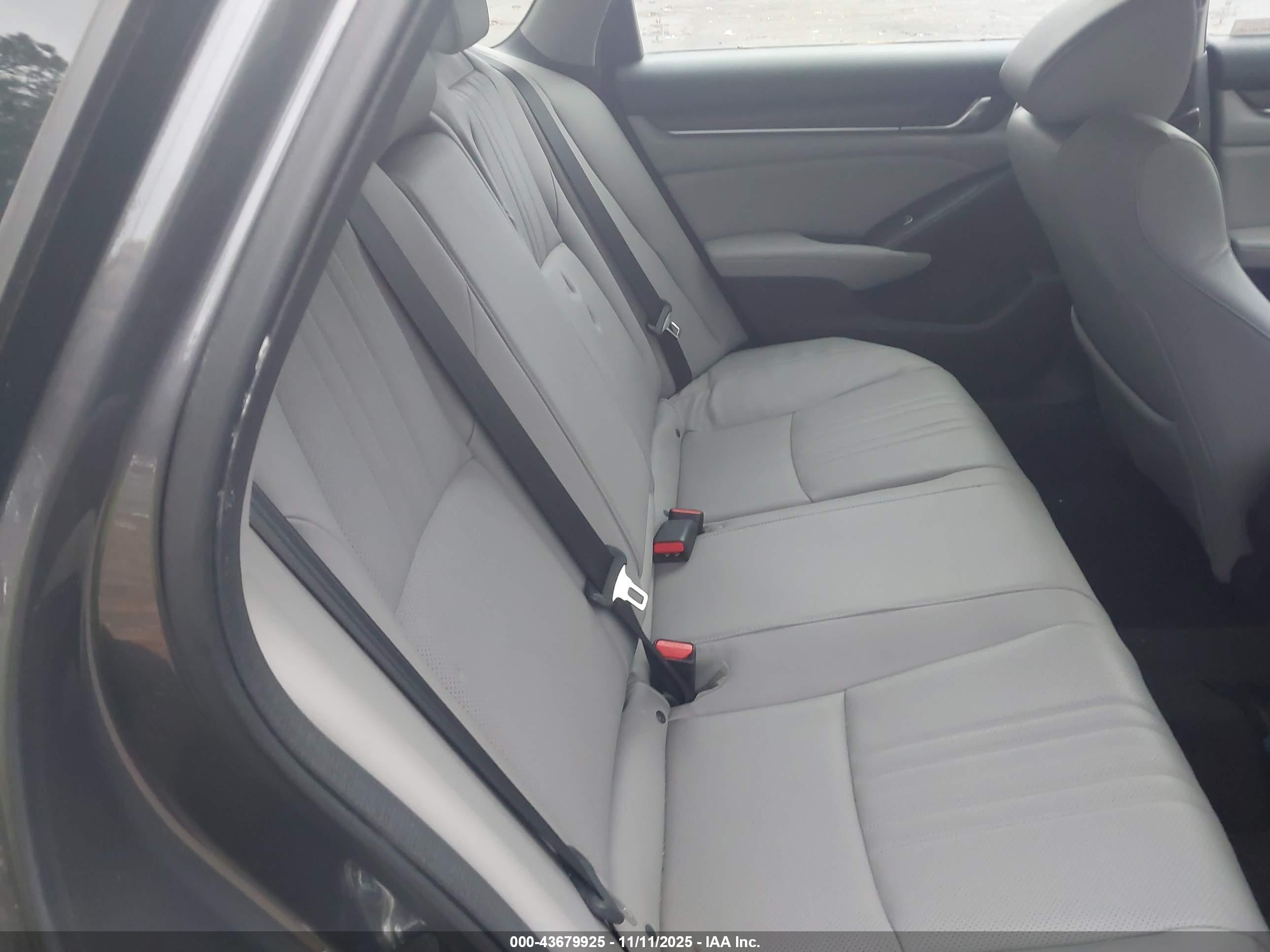 HONDA ACCORD image 8