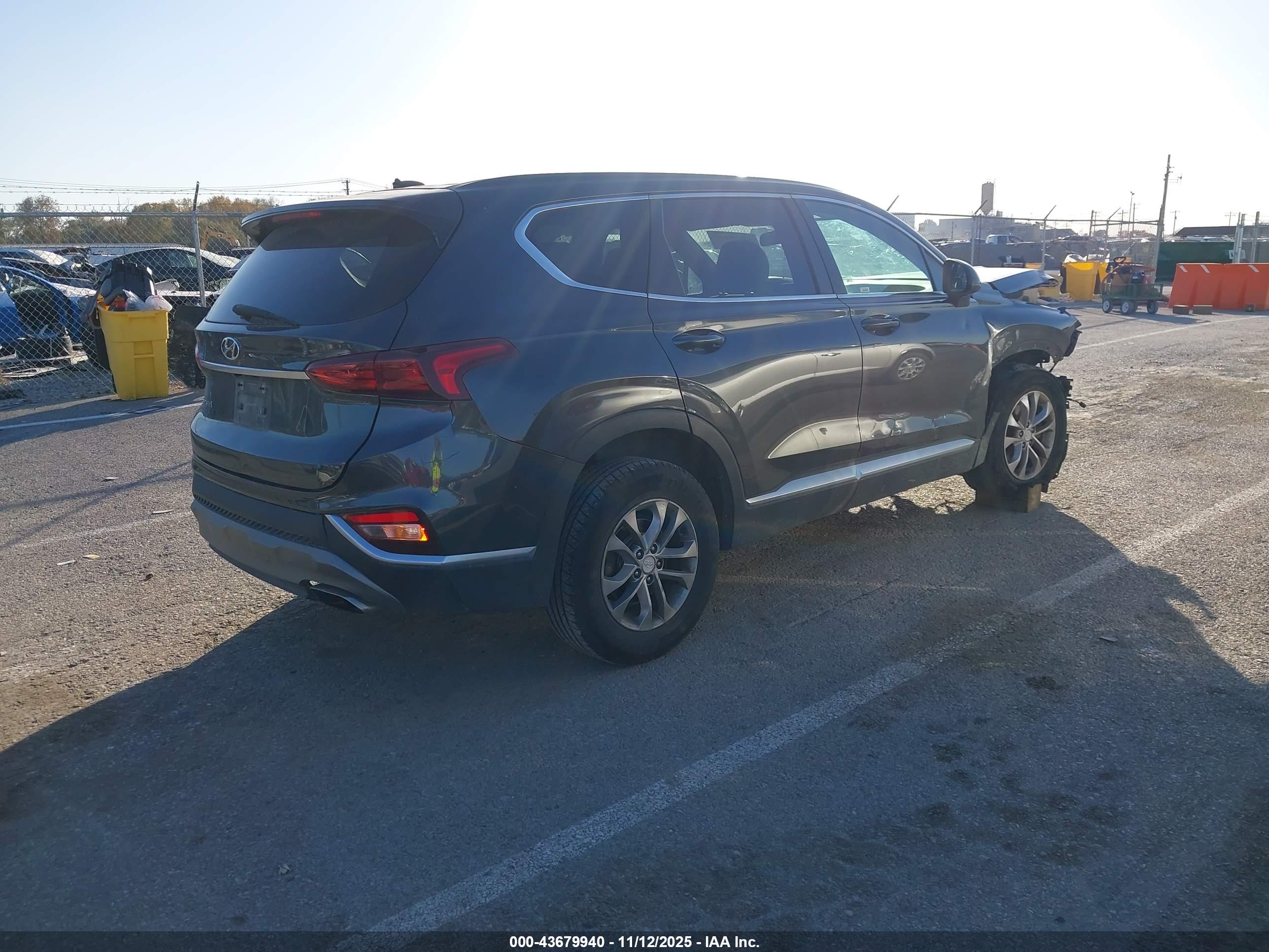 HYUNDAI SANTA image 4