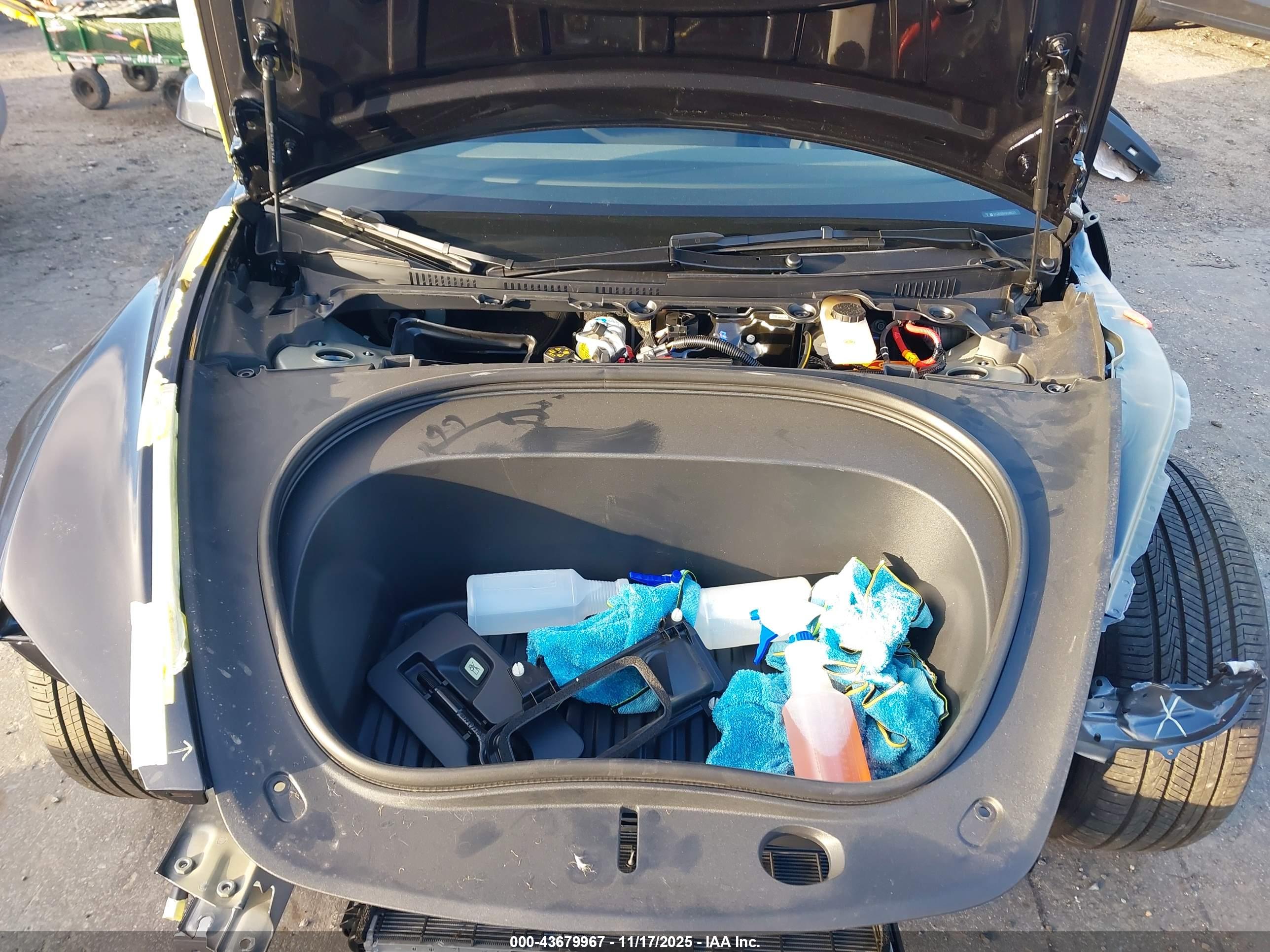 TESLA MODEL image 10