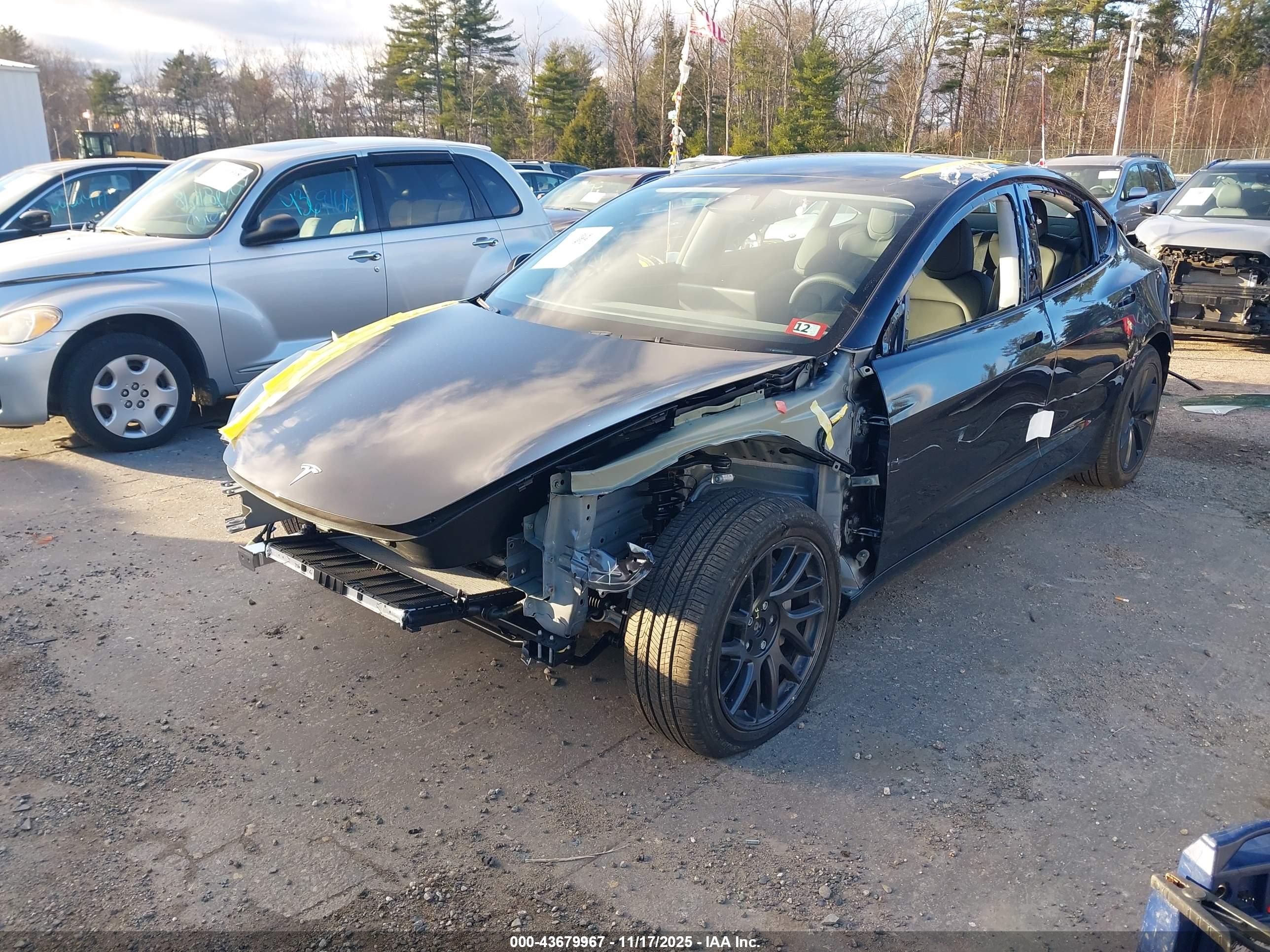 TESLA MODEL image 2