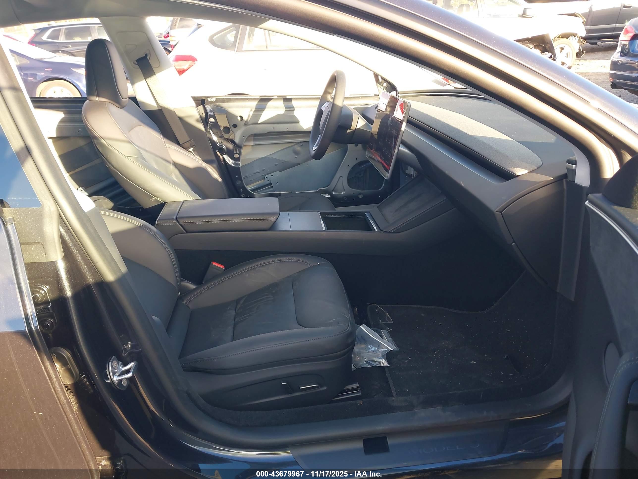 TESLA MODEL image 5