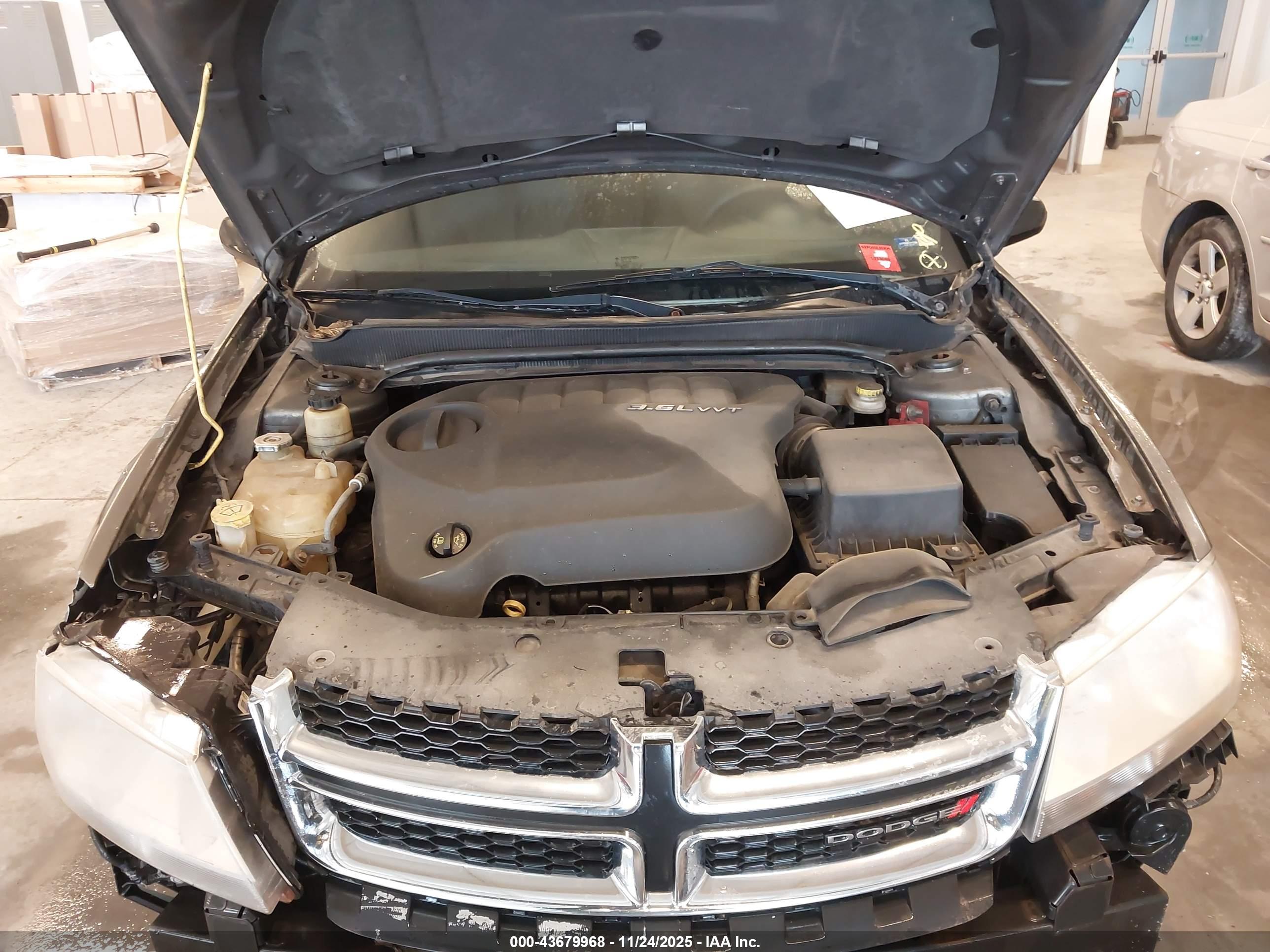 DODGE AVENGER image 10
