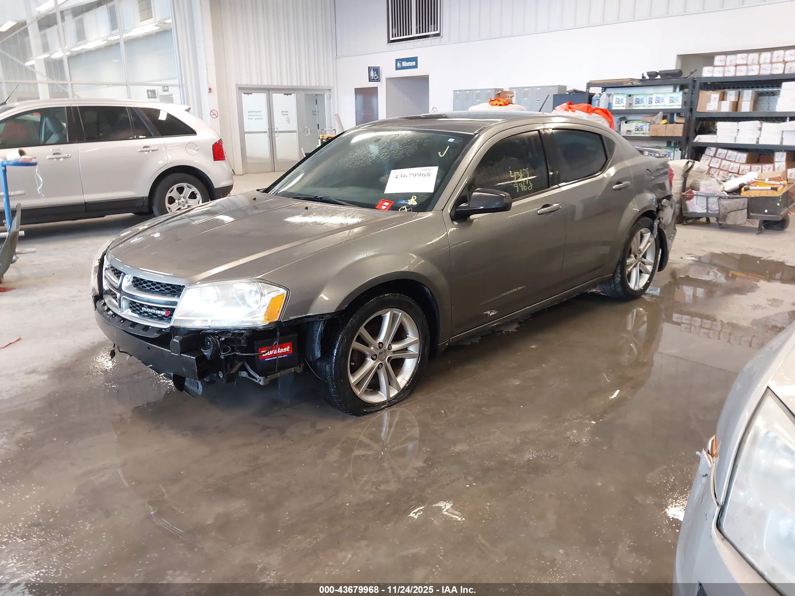 DODGE AVENGER image 2