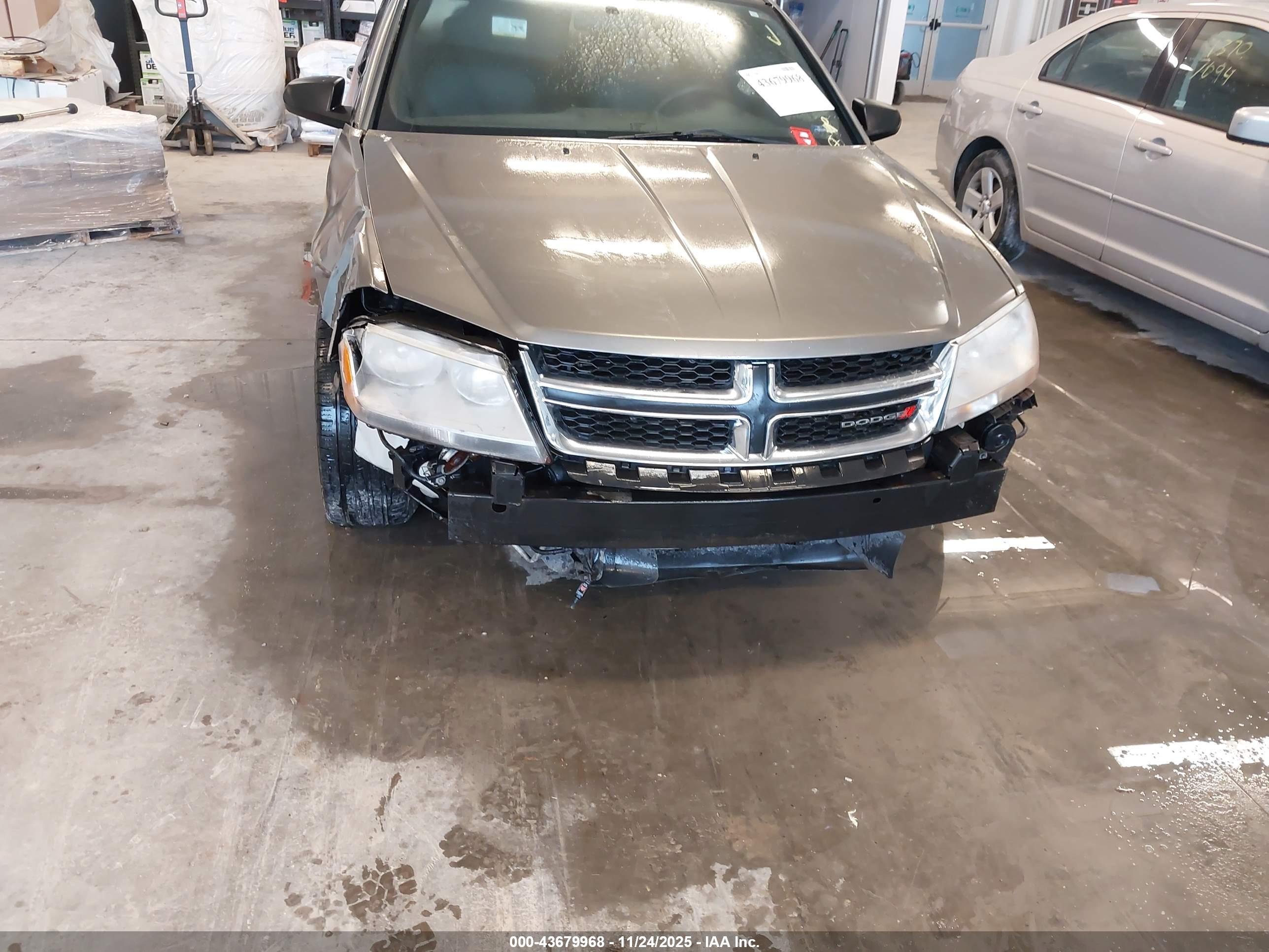 DODGE AVENGER image 6