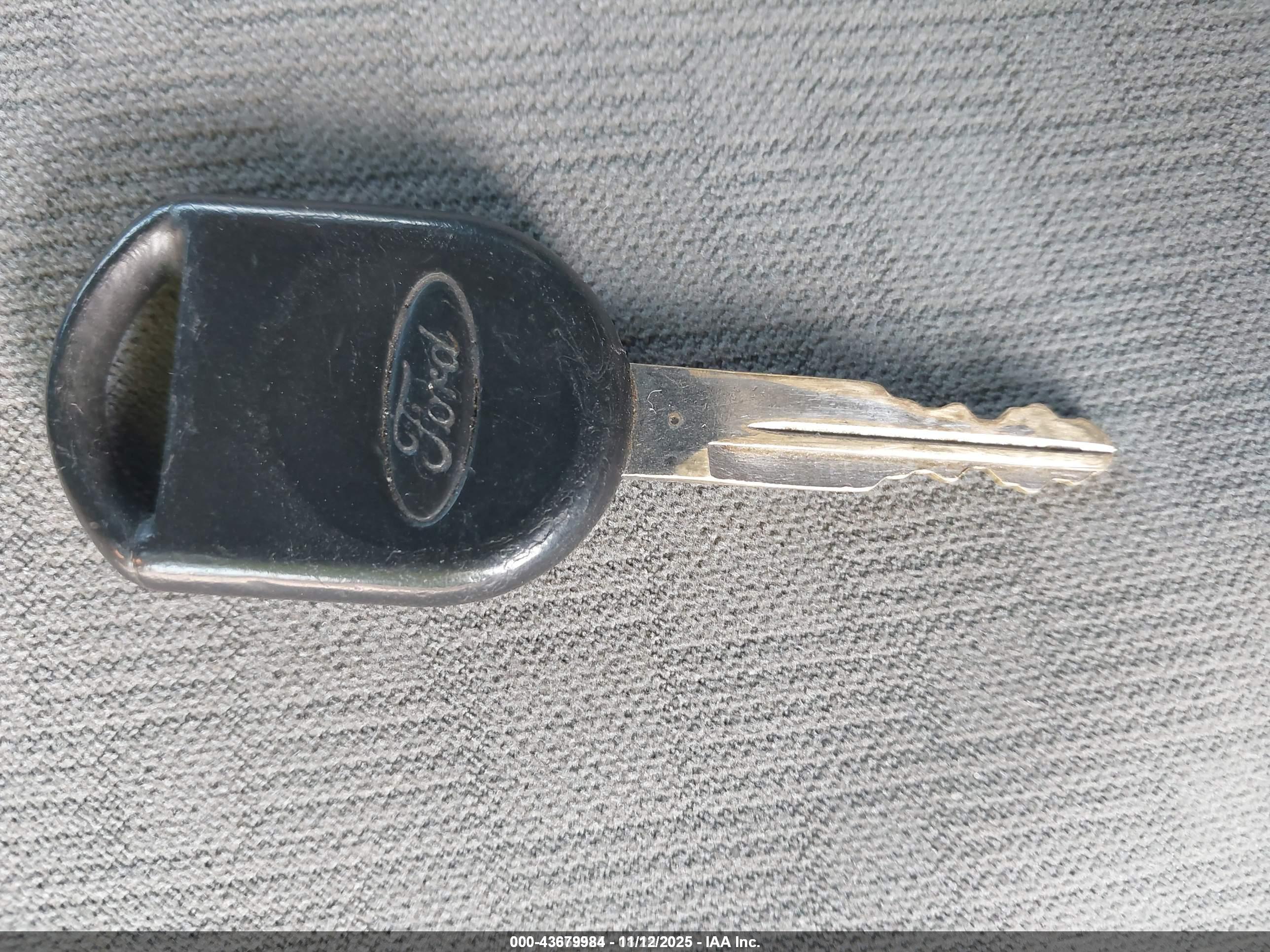 FORD FREESTAR image 11