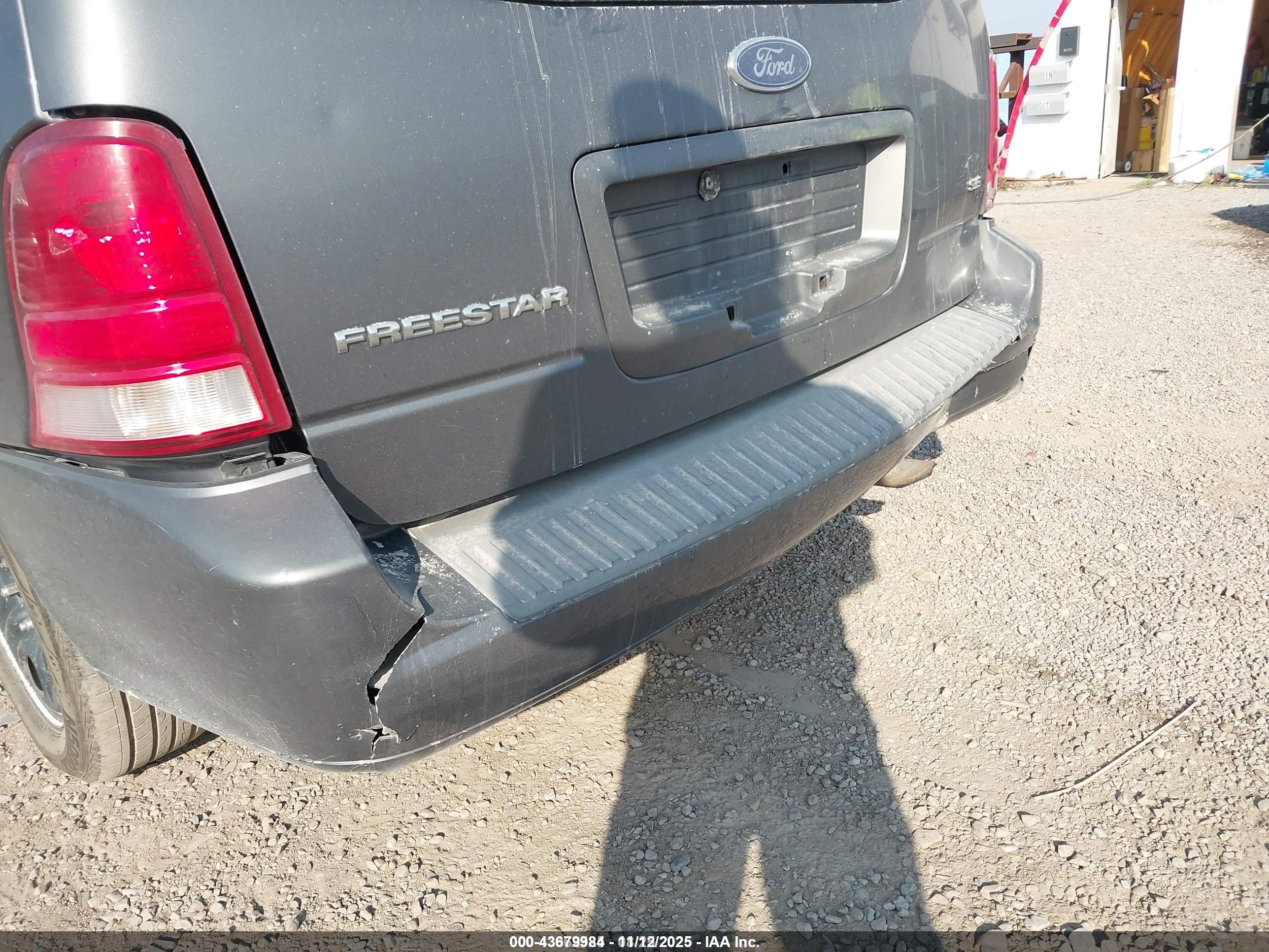 FORD FREESTAR image 6