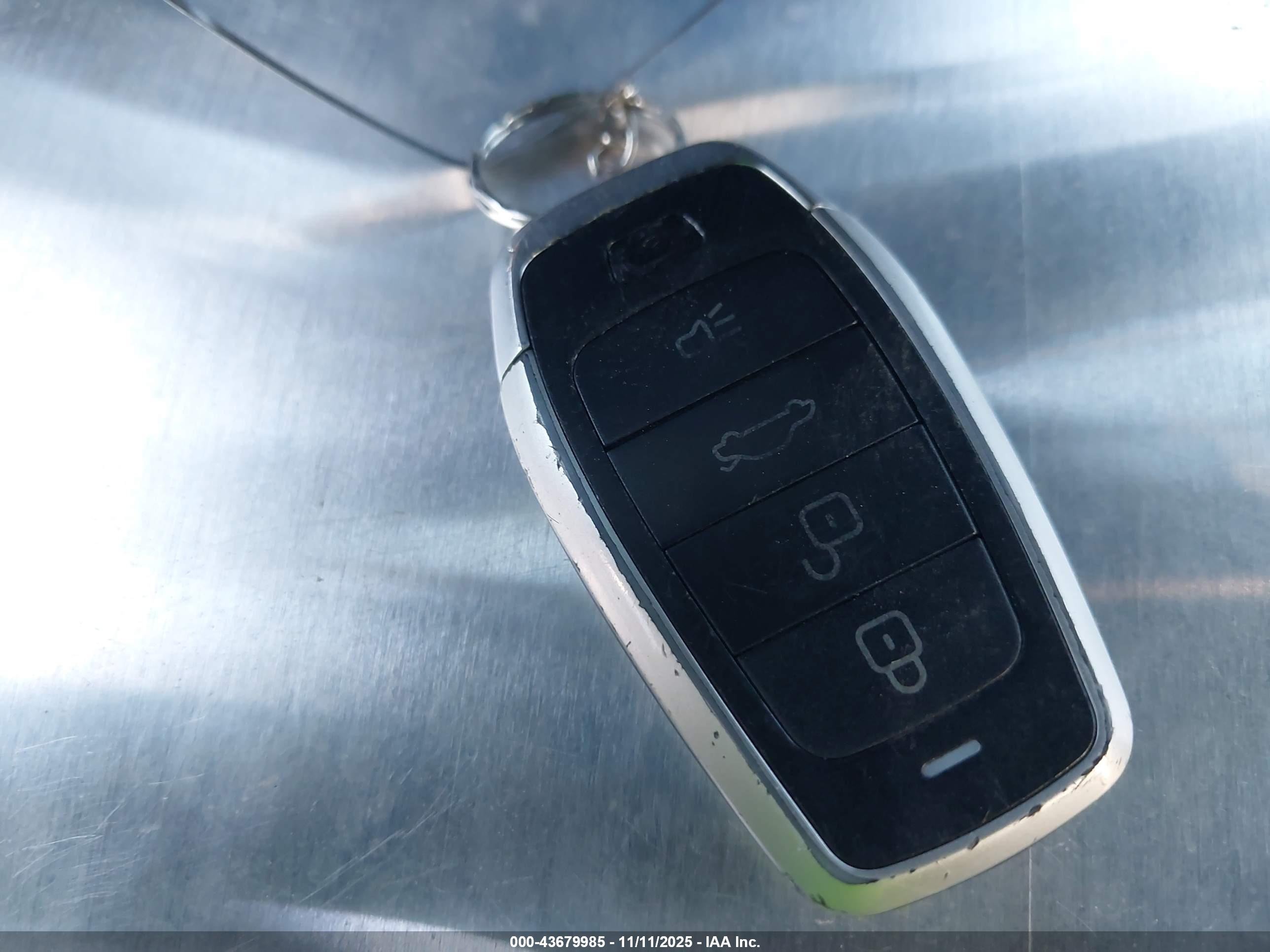 FORD FUSION image 11