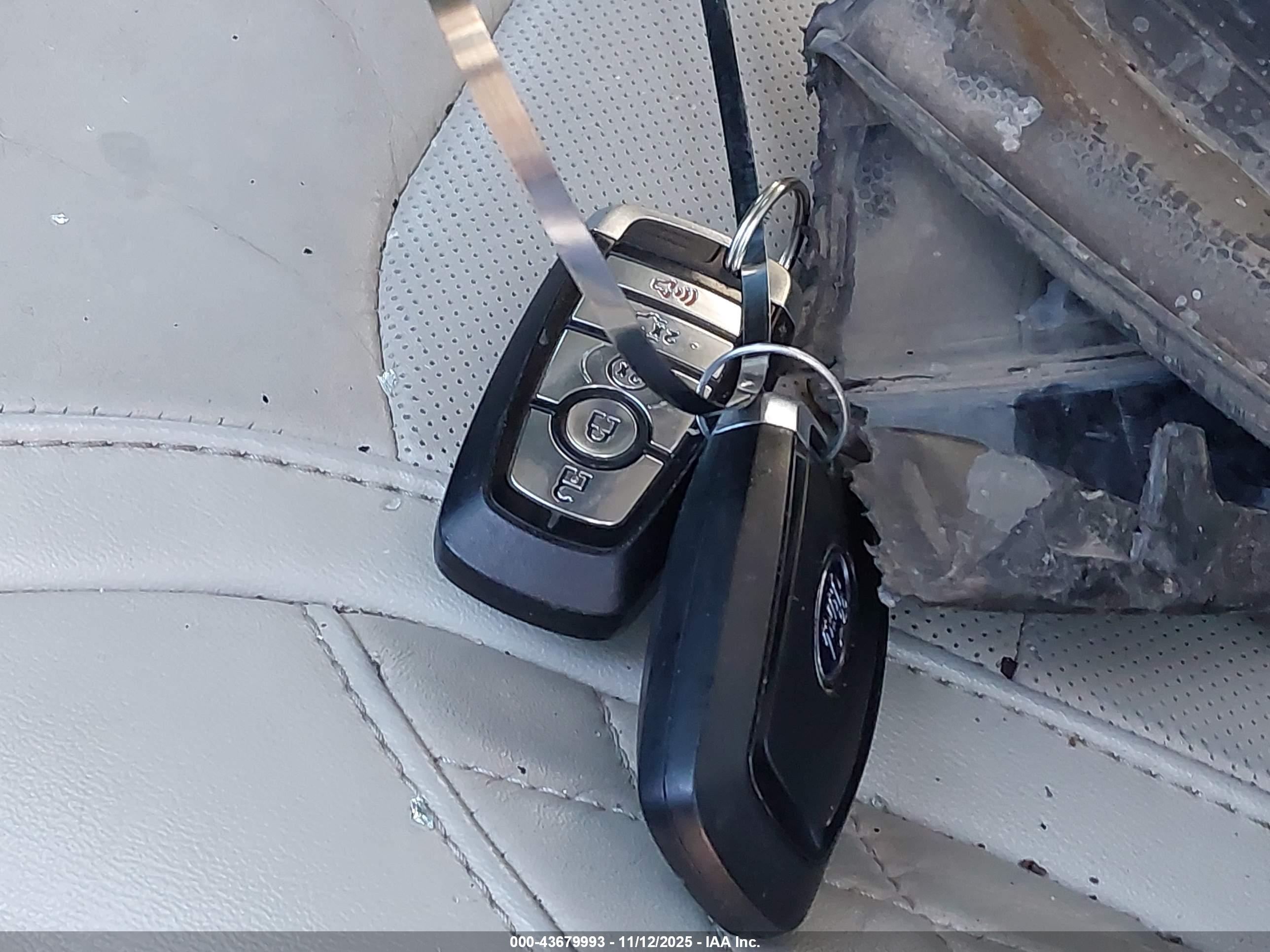 FORD EXPLORER image 11