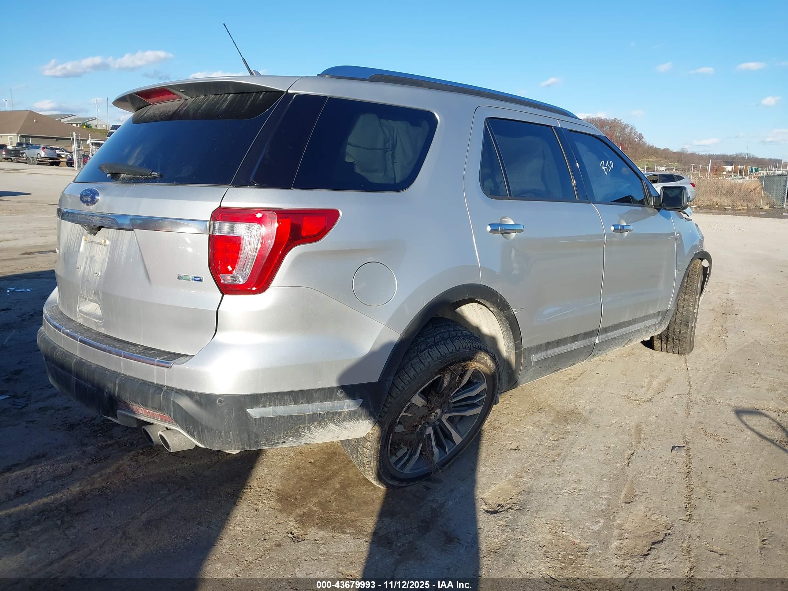 FORD EXPLORER image 4