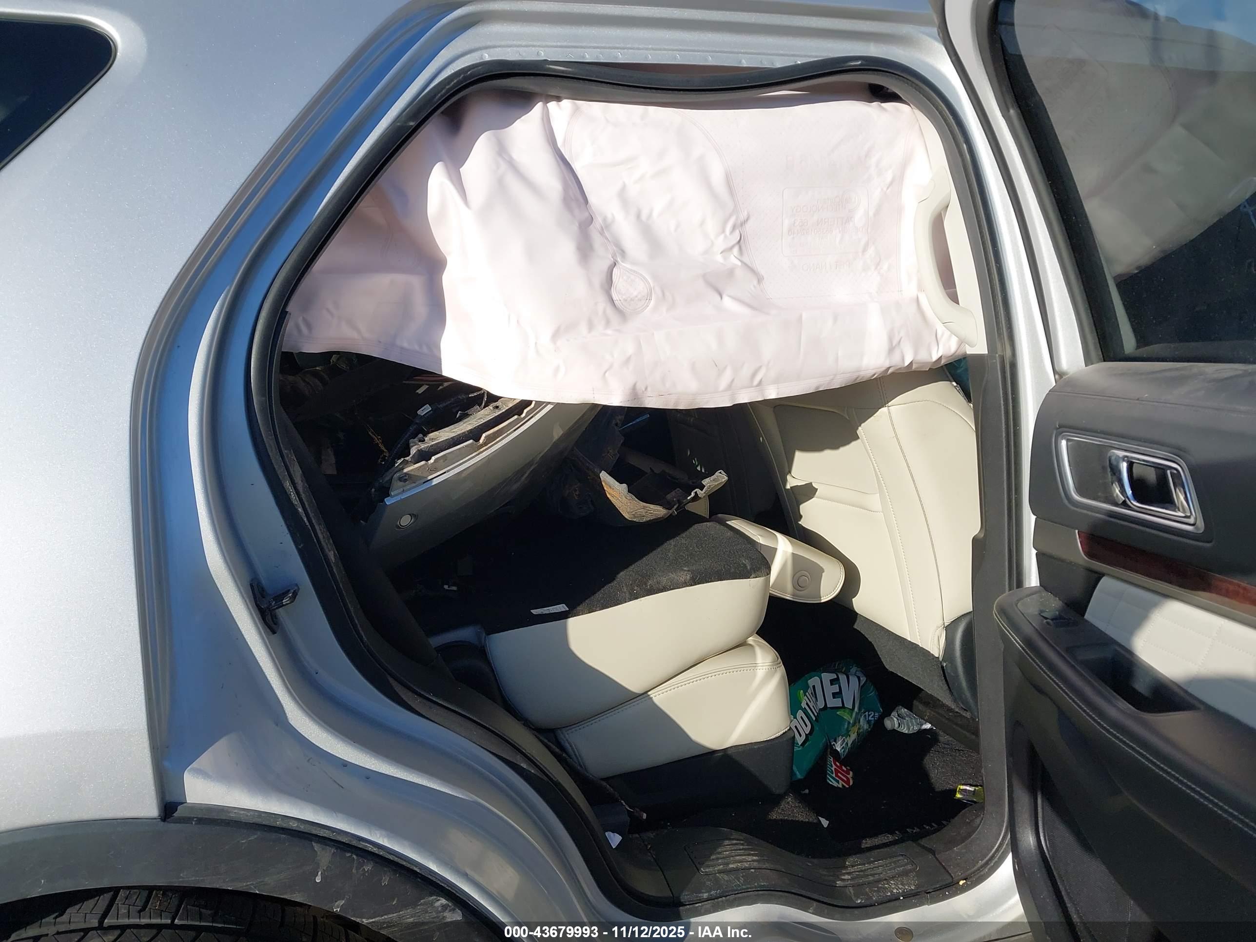 FORD EXPLORER image 8