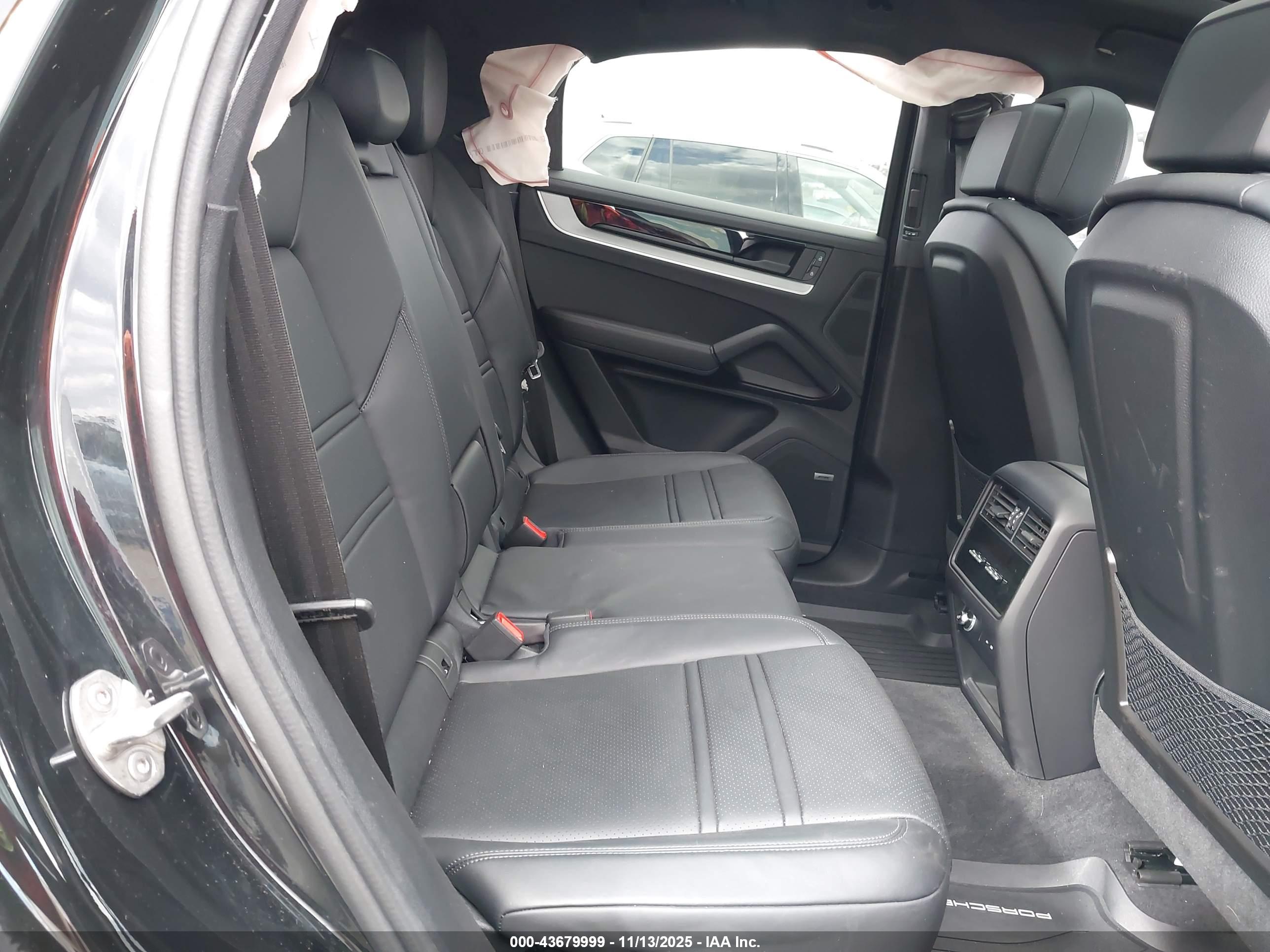 PORSCHE CAYENNE image 8