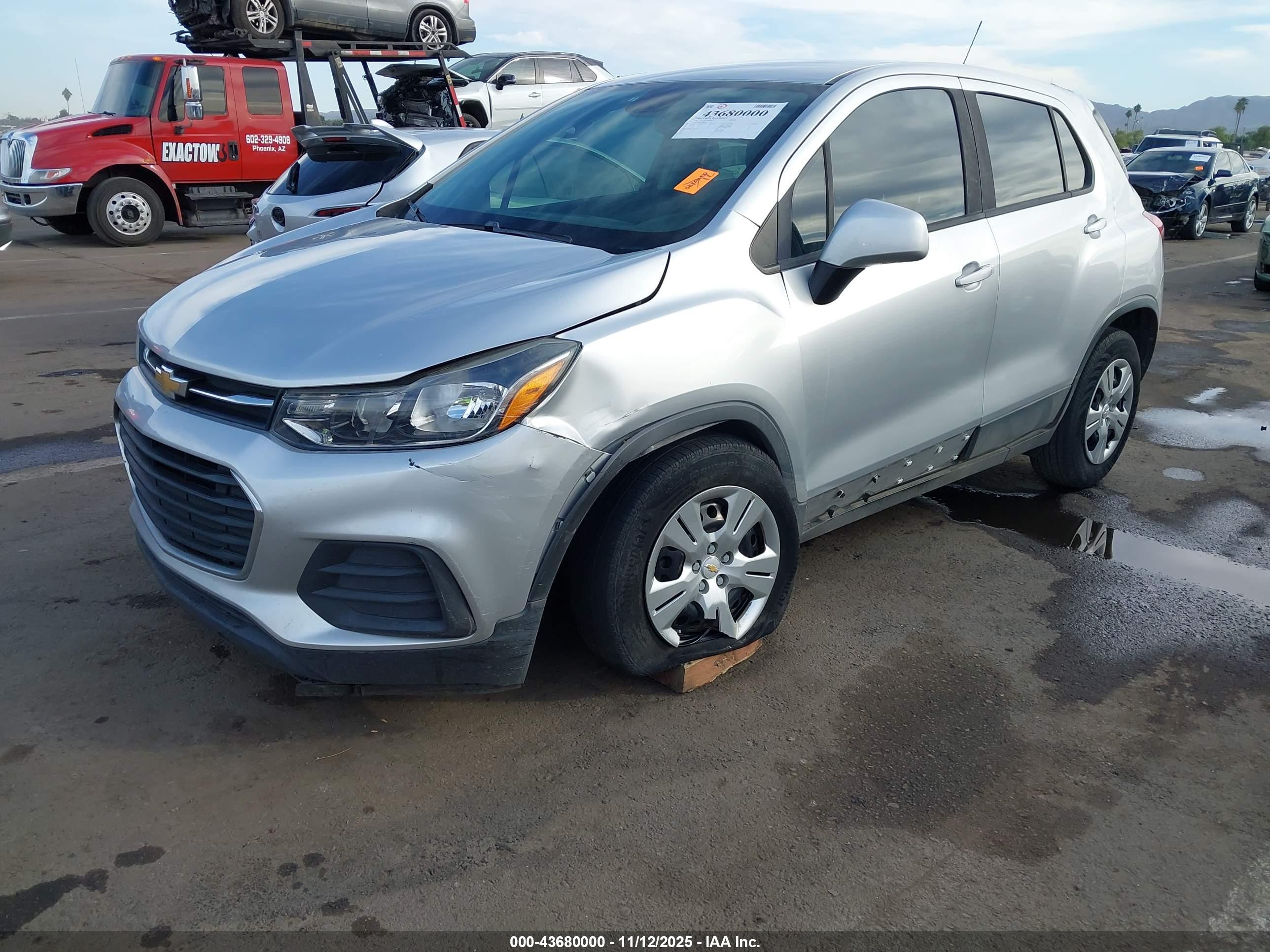 CHEVROLET TRAX image 2