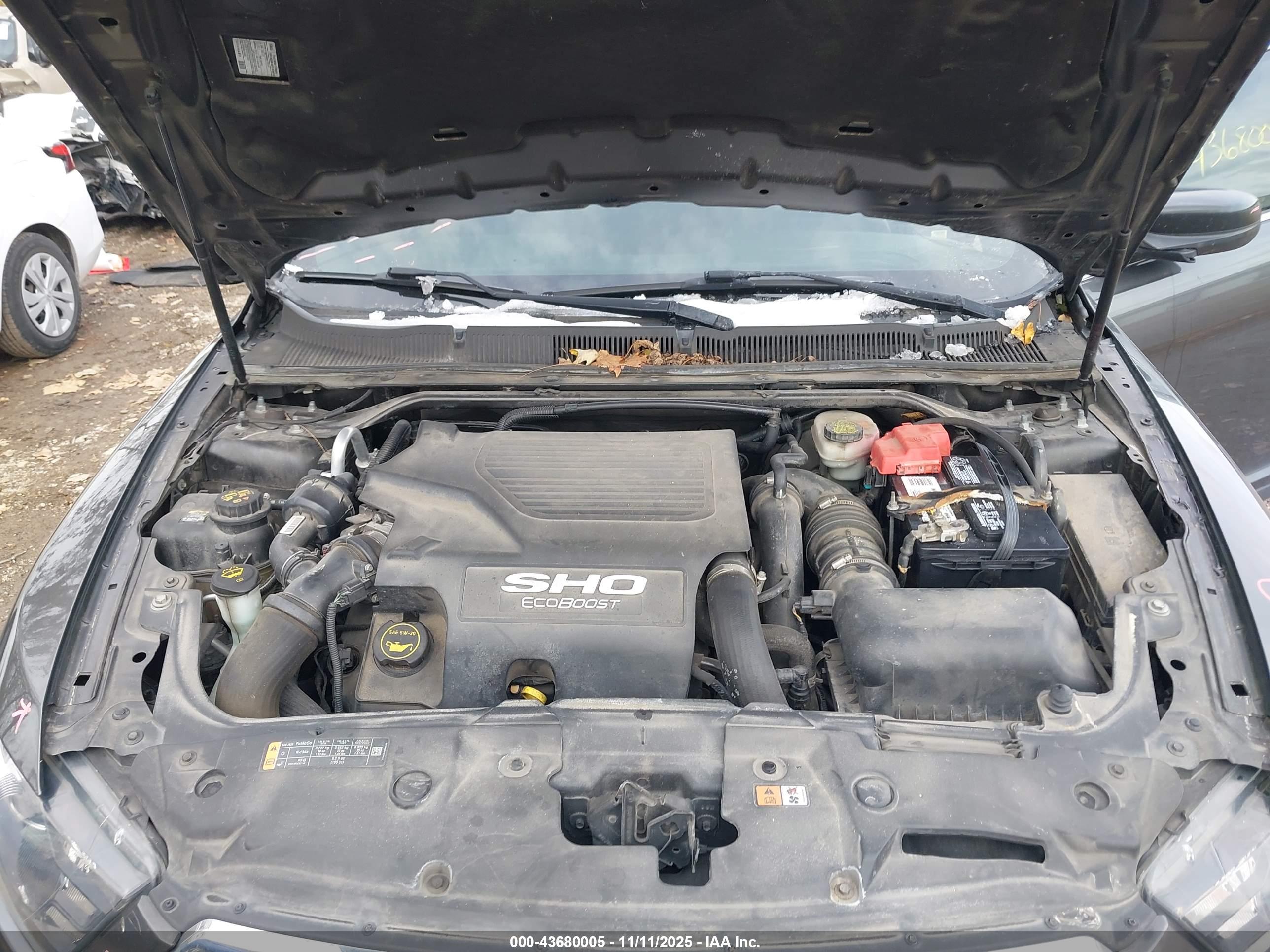 FORD TAURUS image 10