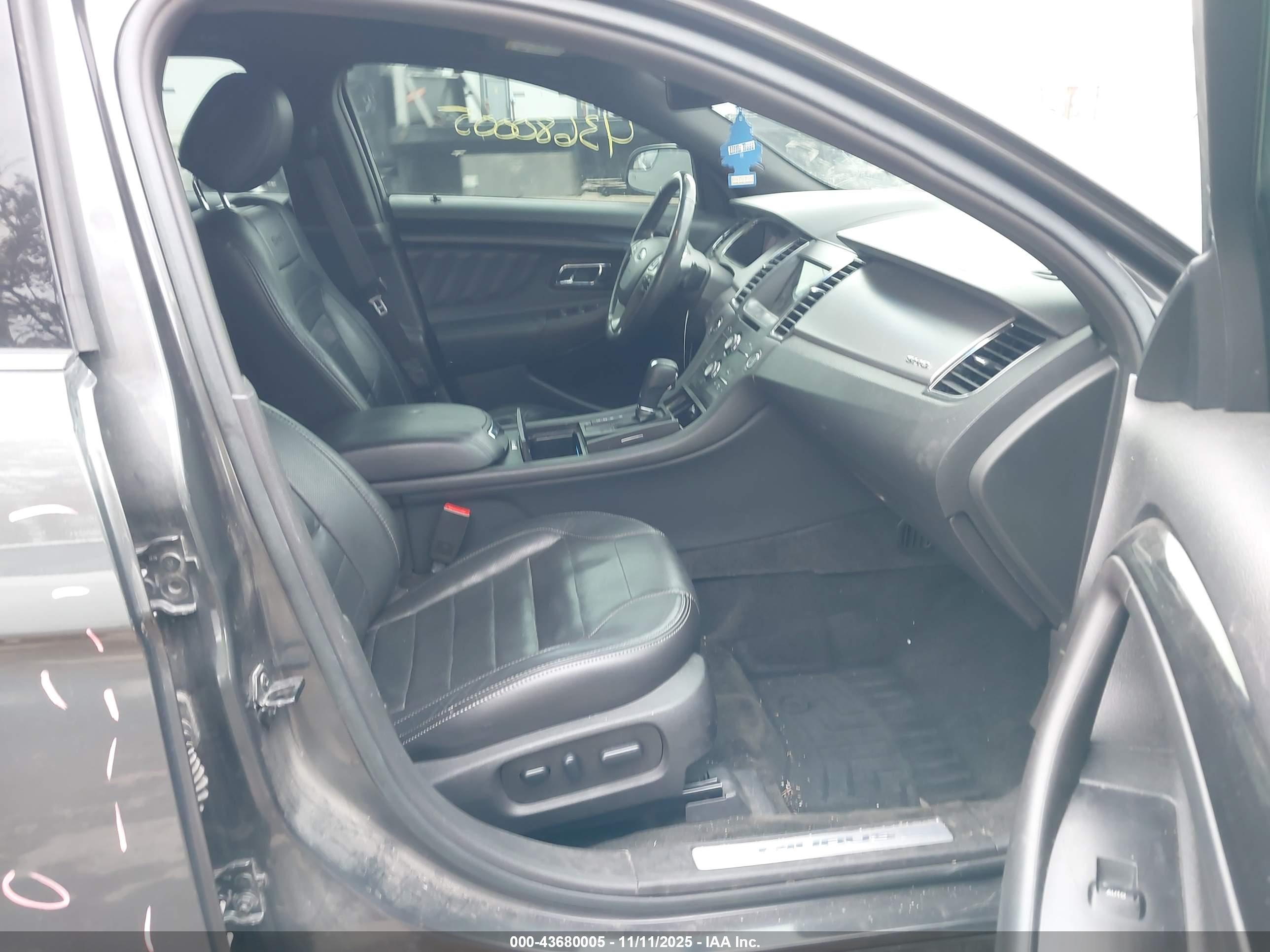 FORD TAURUS image 5