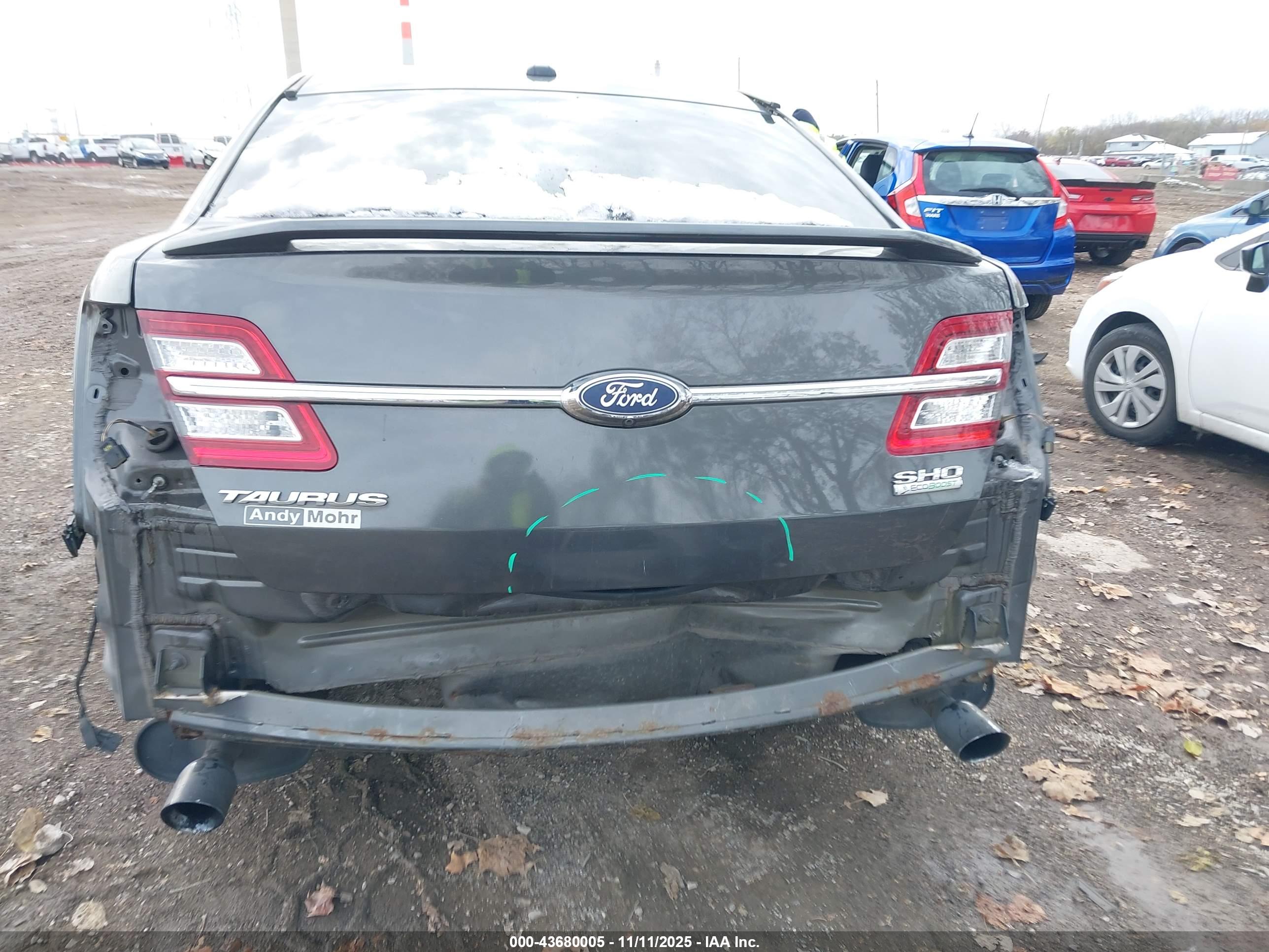 FORD TAURUS image 6