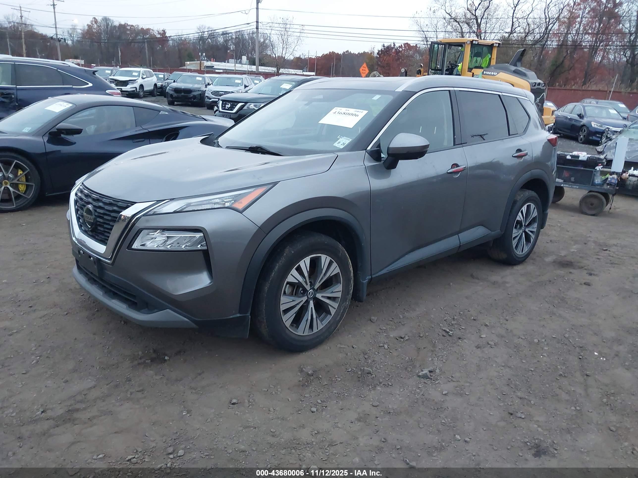 NISSAN ROGUE image 2