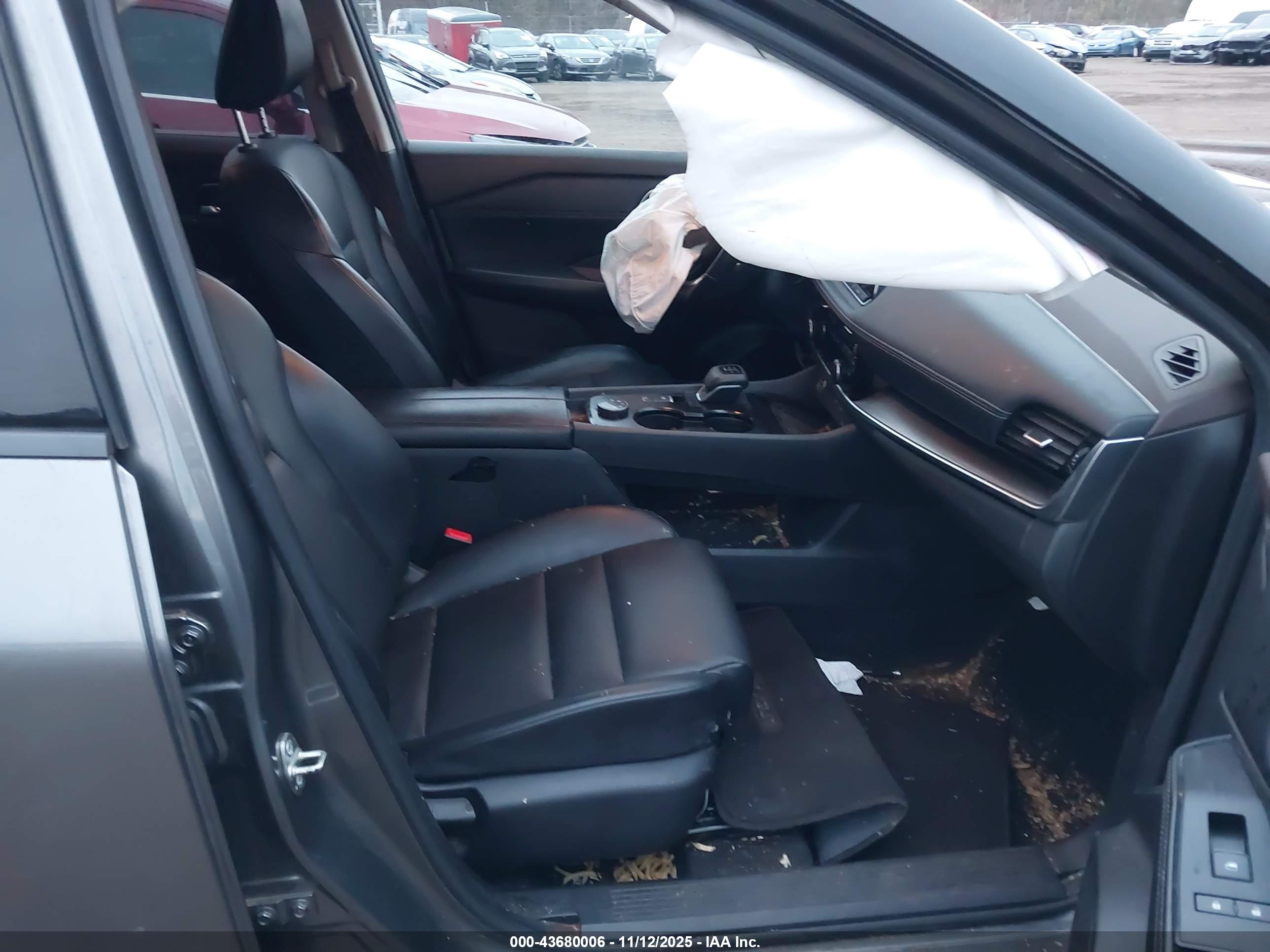 NISSAN ROGUE image 5