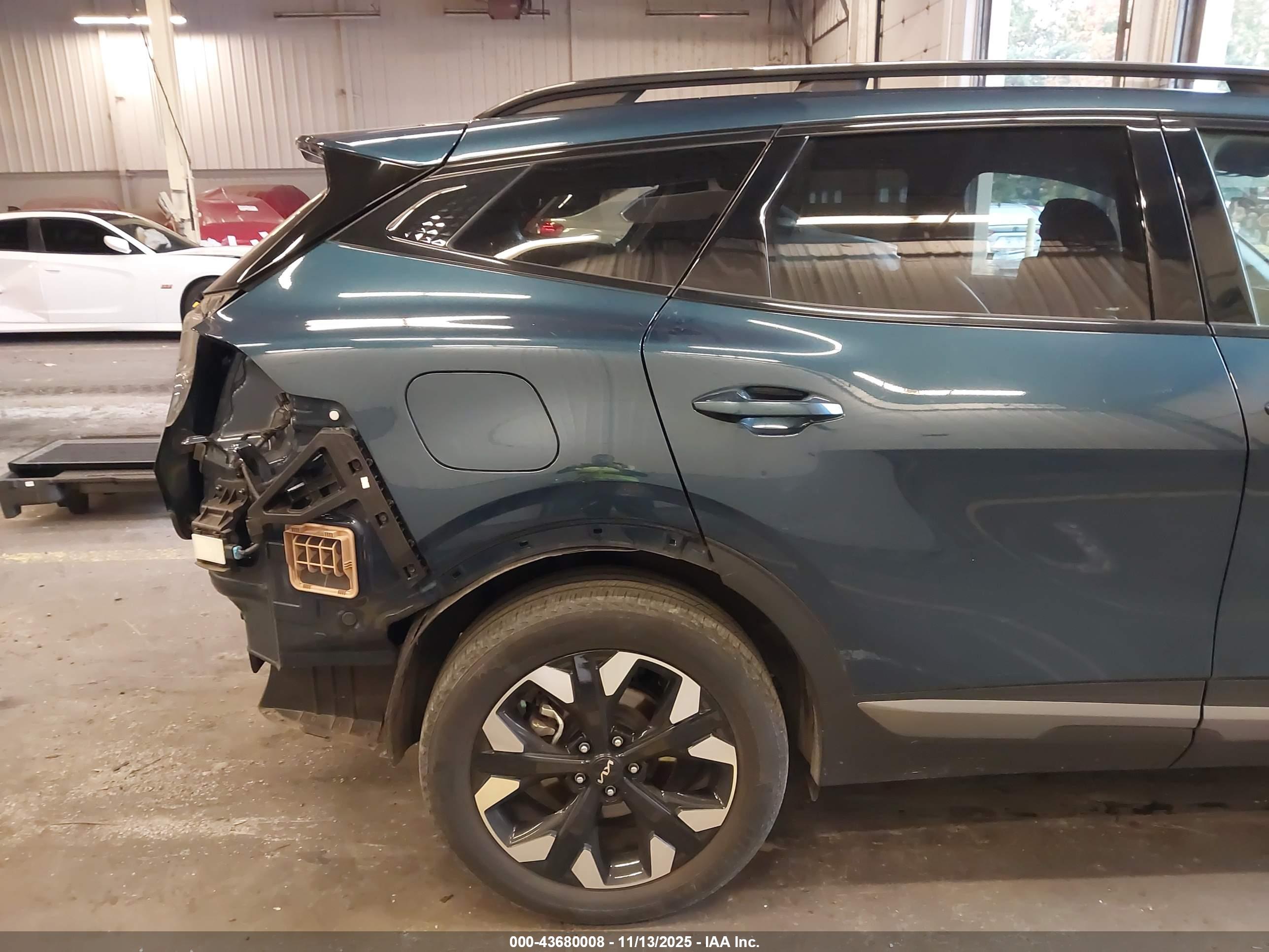 KIA SPORTAGE image 6