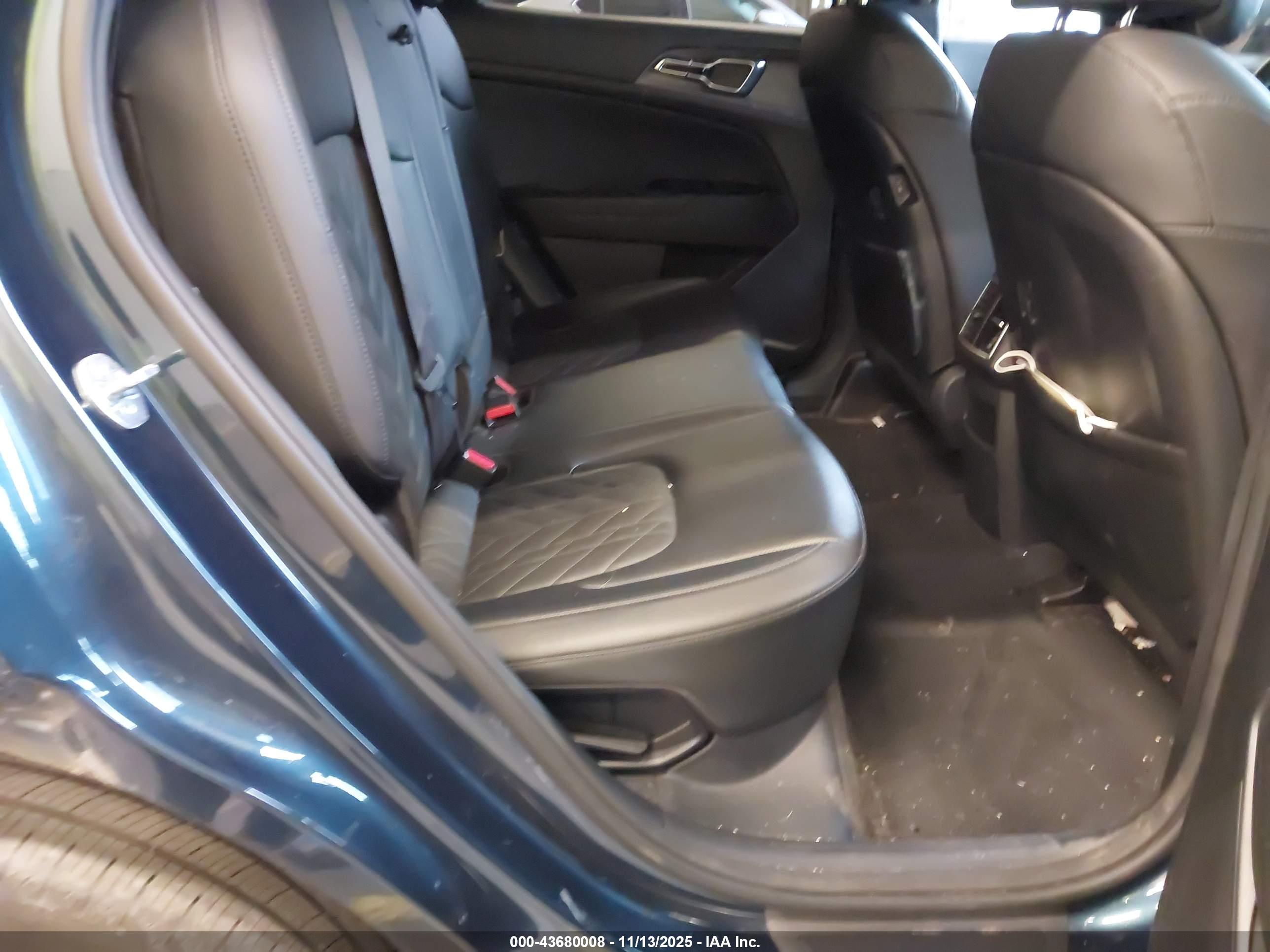 KIA SPORTAGE image 8