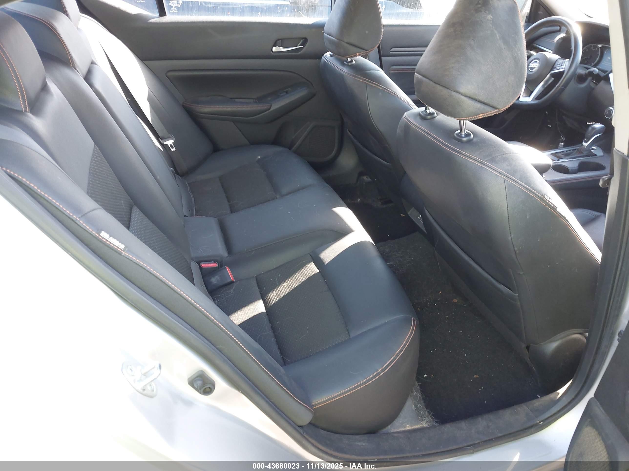 NISSAN ALTIMA image 8