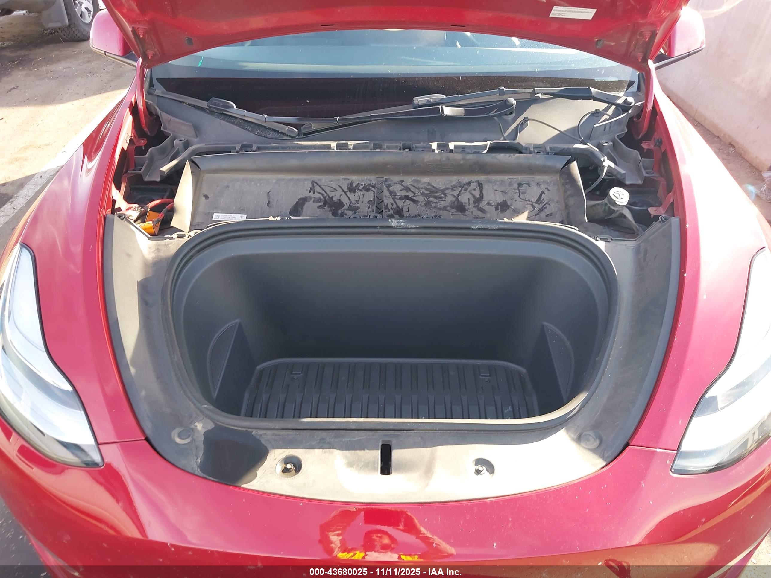 TESLA MODEL image 10
