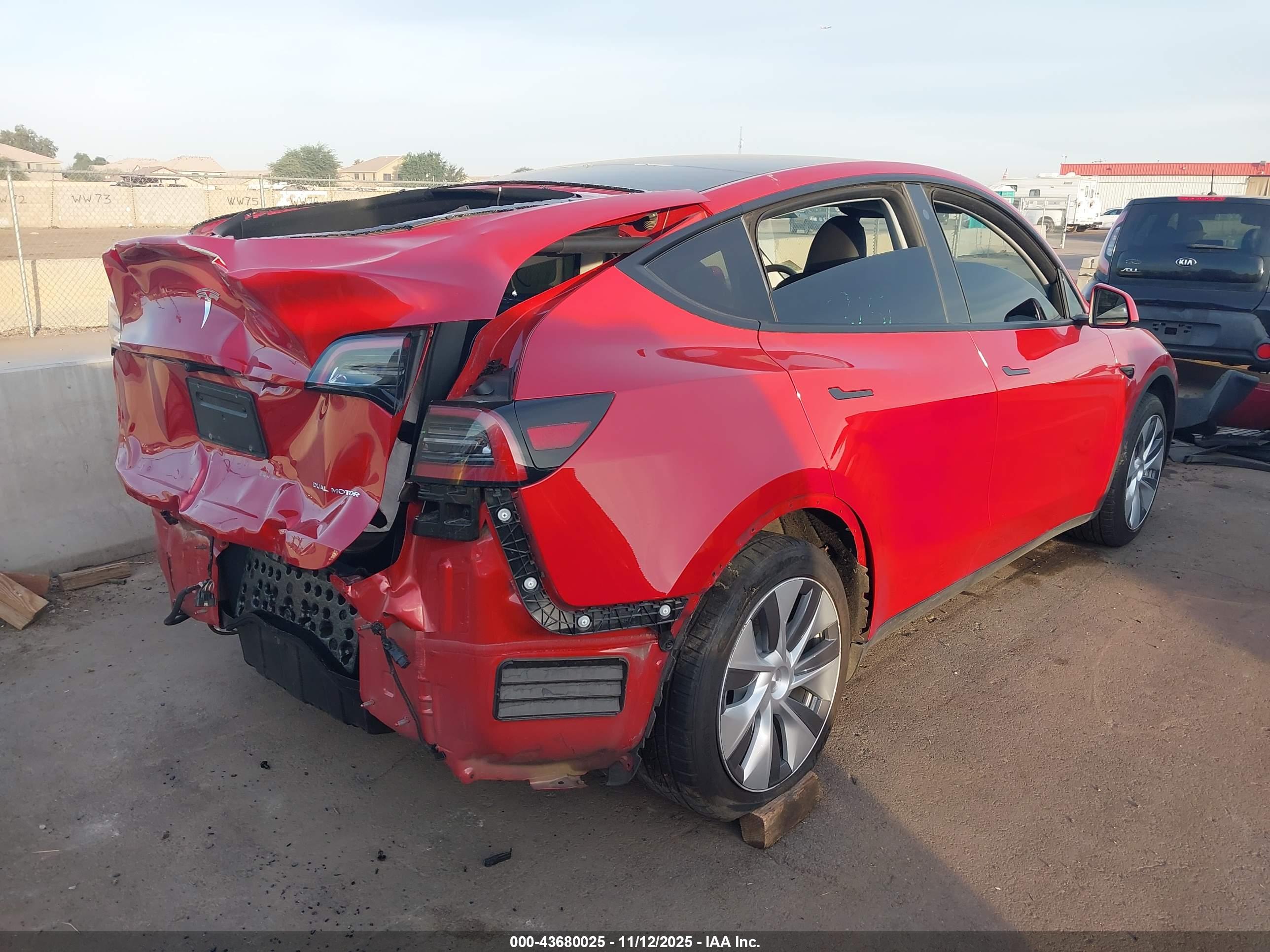 TESLA MODEL image 4