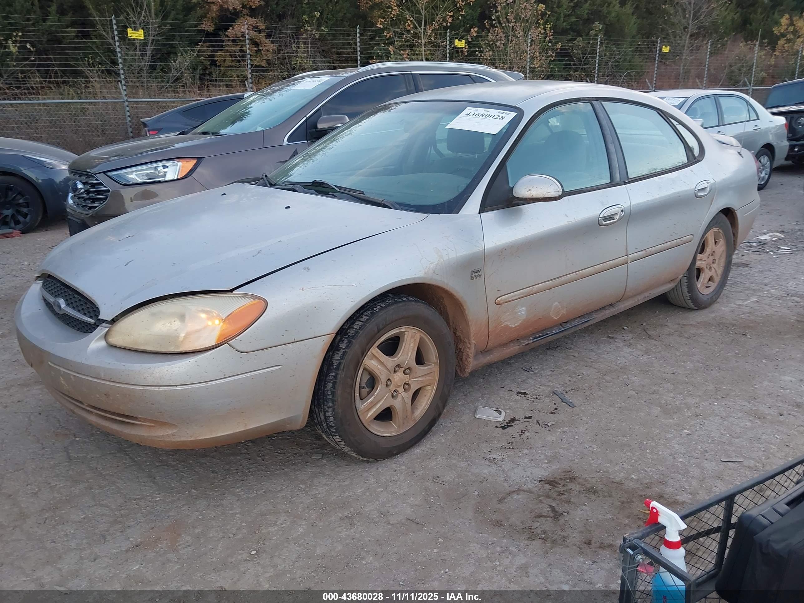 FORD TAURUS image 2