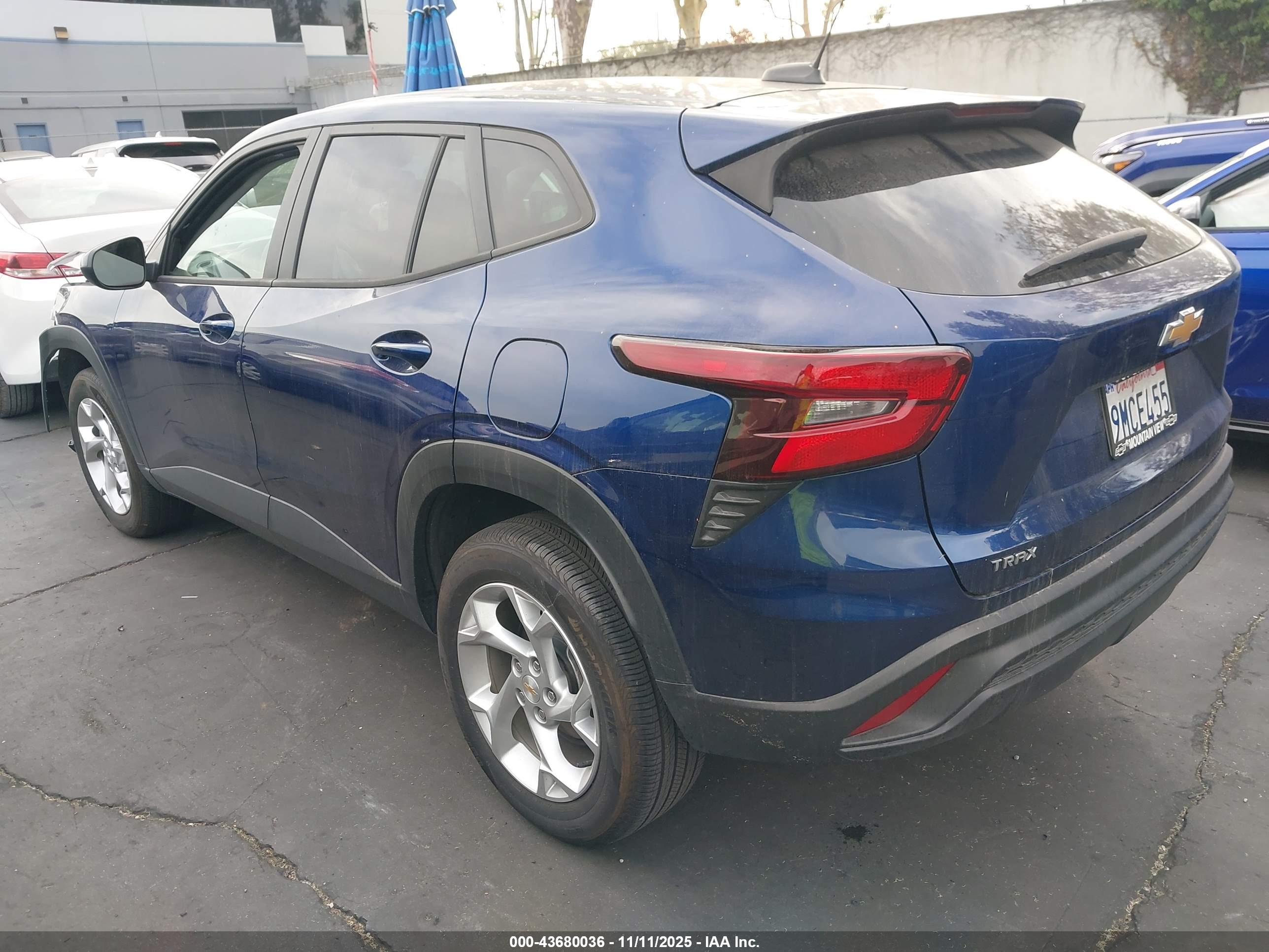 CHEVROLET TRAX image 3