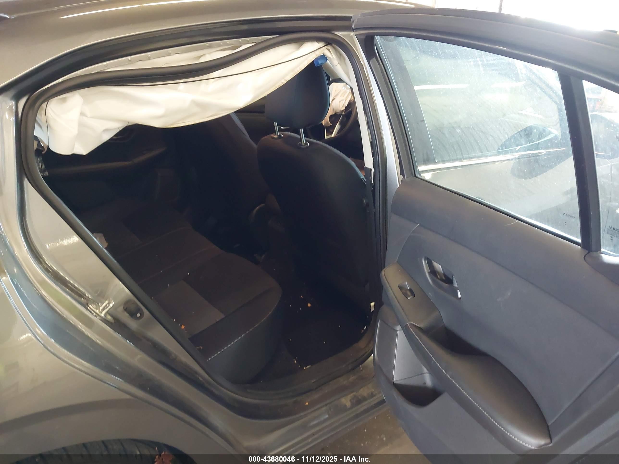 NISSAN SENTRA image 8