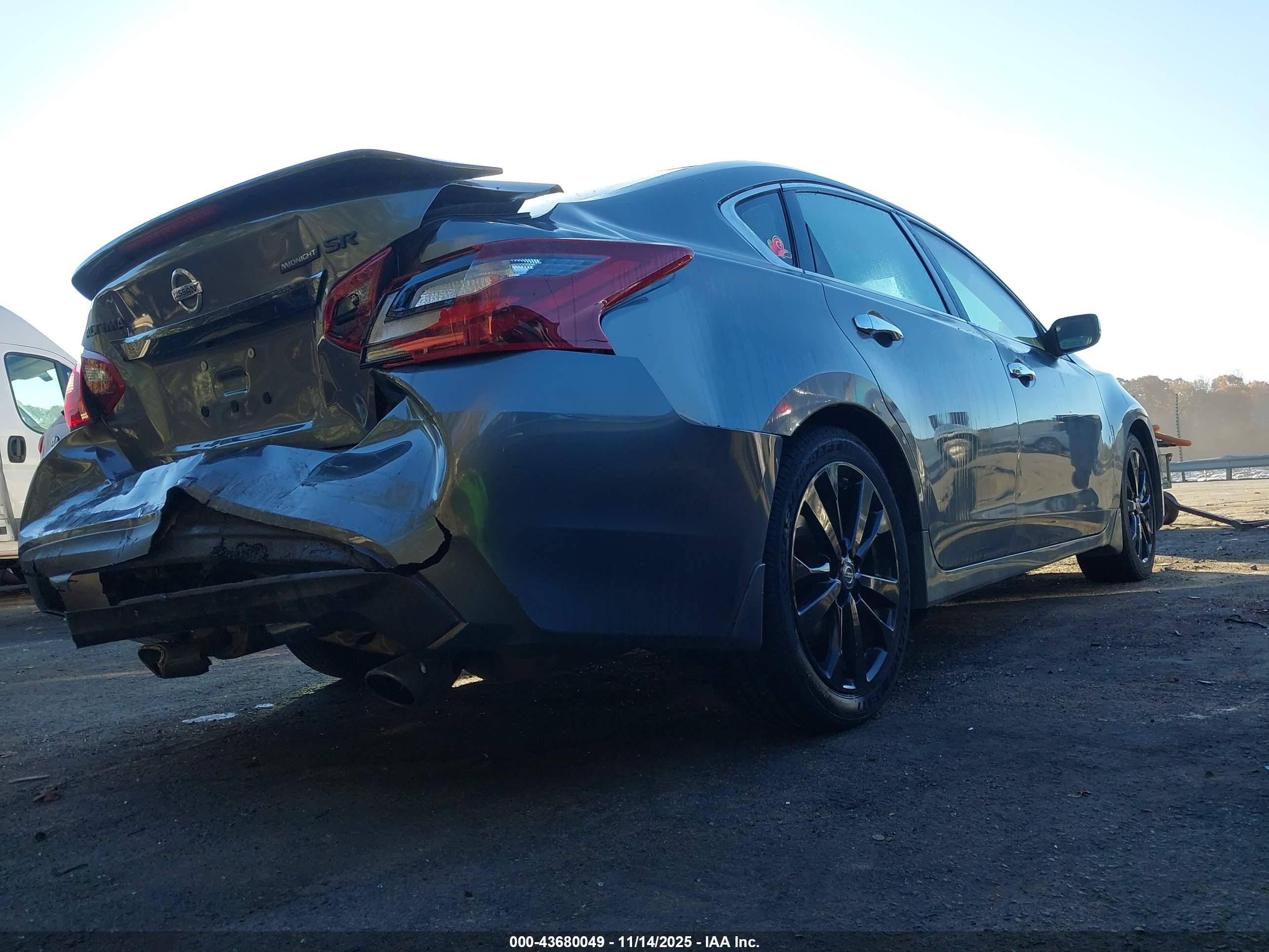 NISSAN ALTIMA image 4
