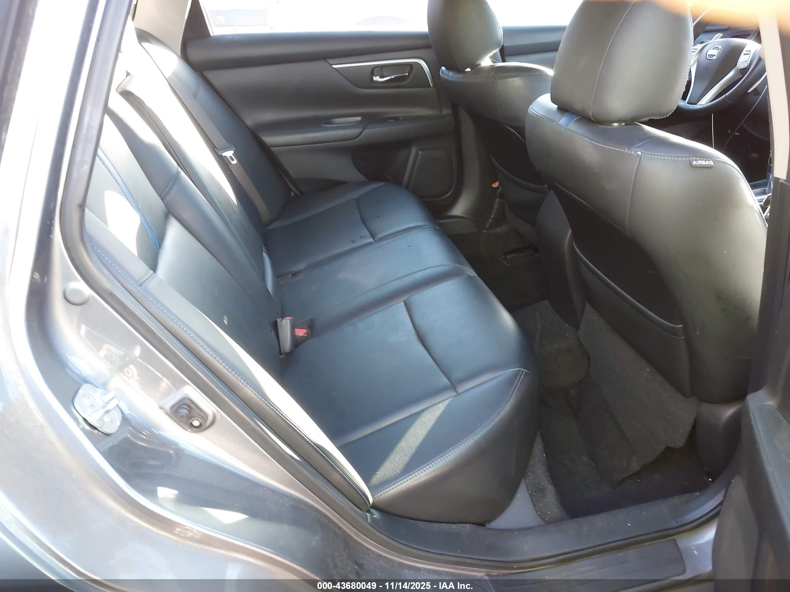 NISSAN ALTIMA image 8