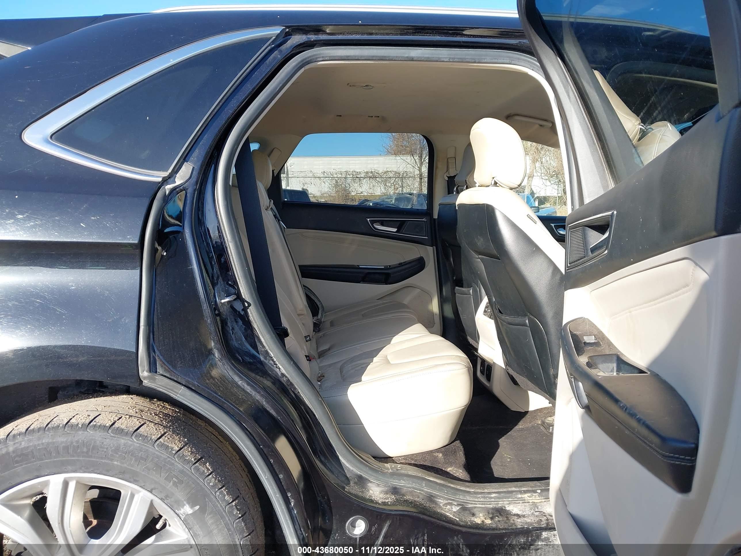 FORD EDGE image 8