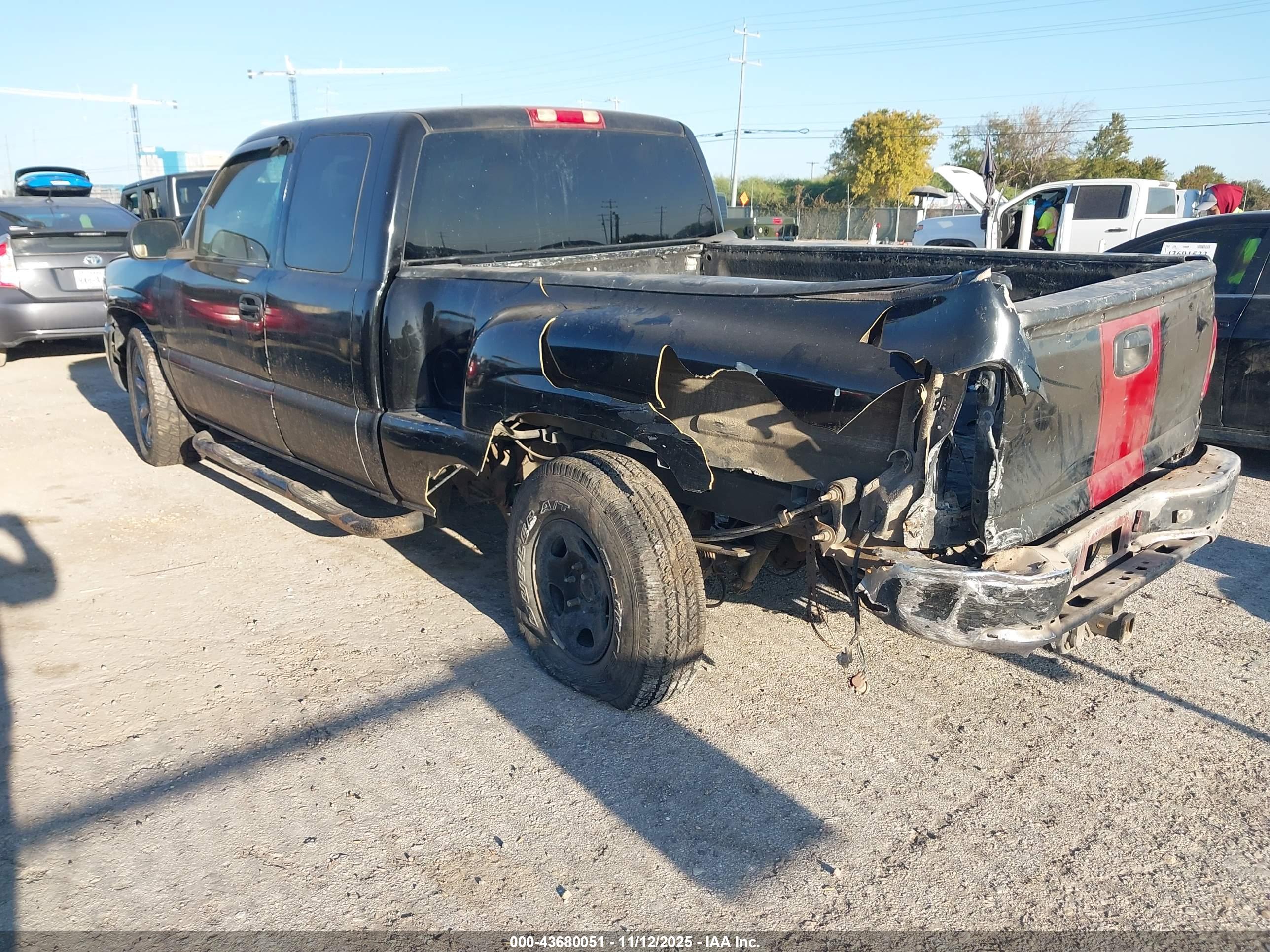 GMC SIERRA image 3