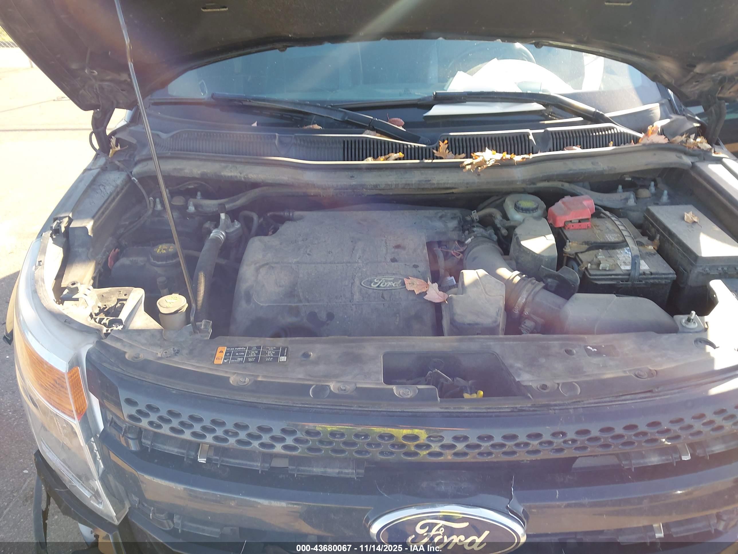 FORD EXPLORER image 10