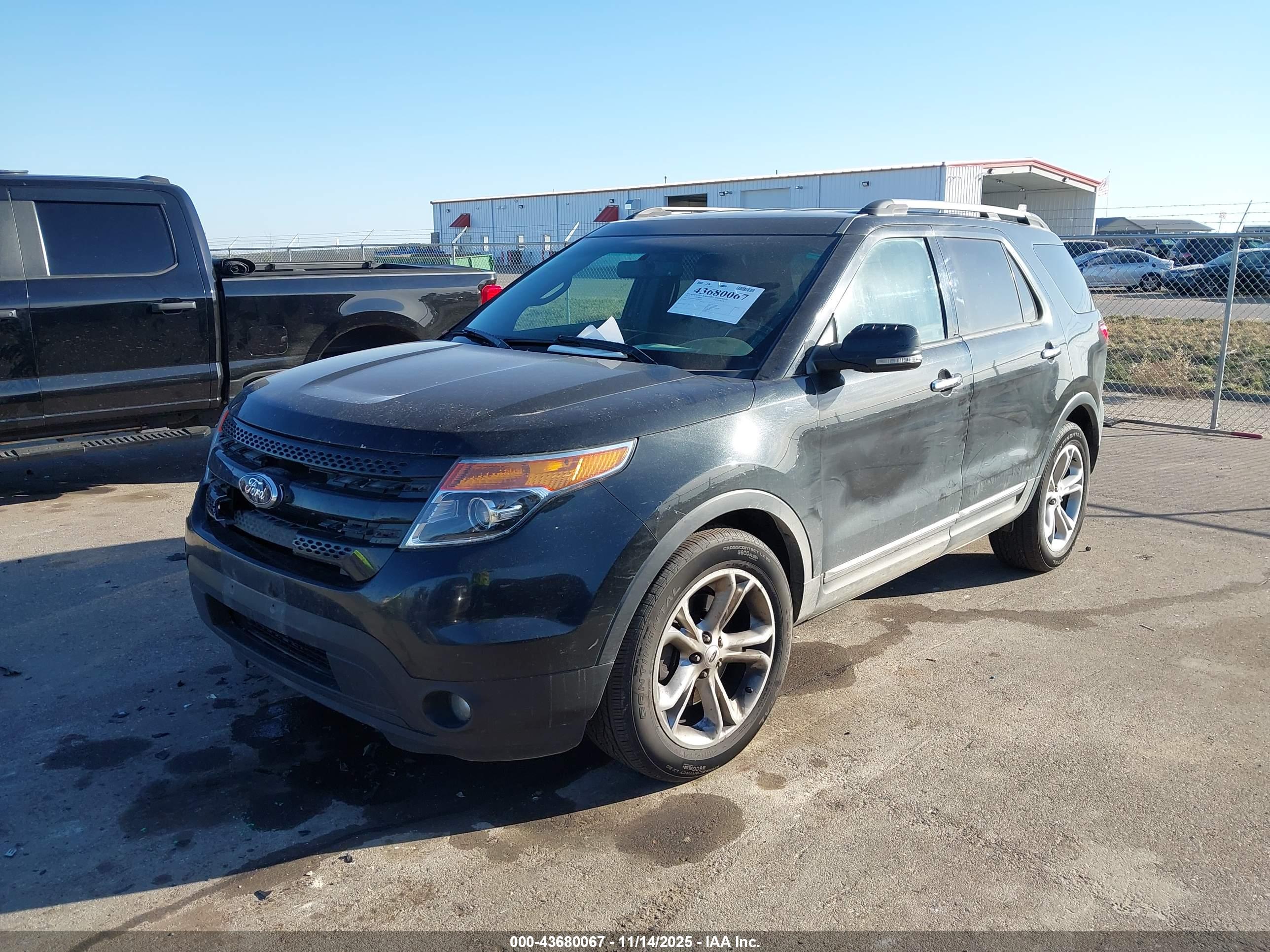 FORD EXPLORER image 2