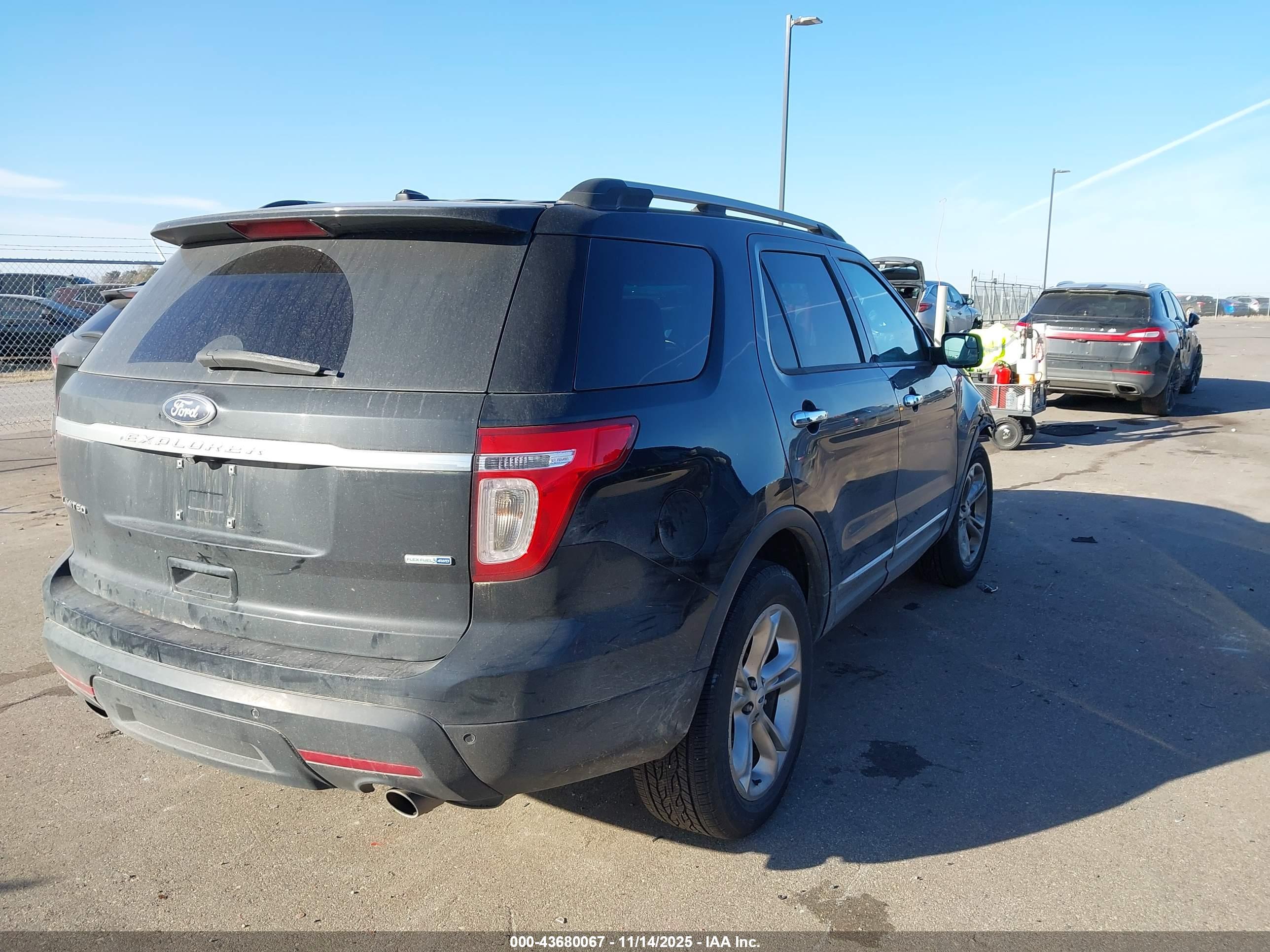 FORD EXPLORER image 4