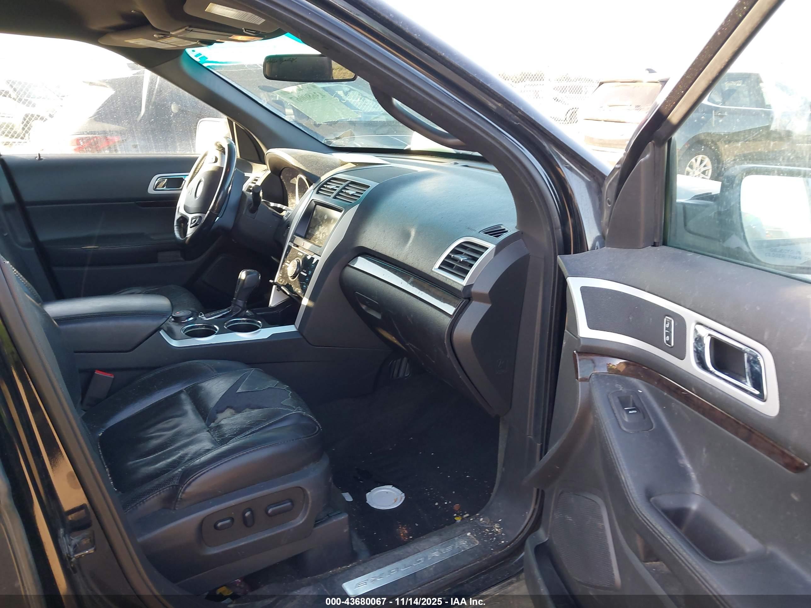 FORD EXPLORER image 5