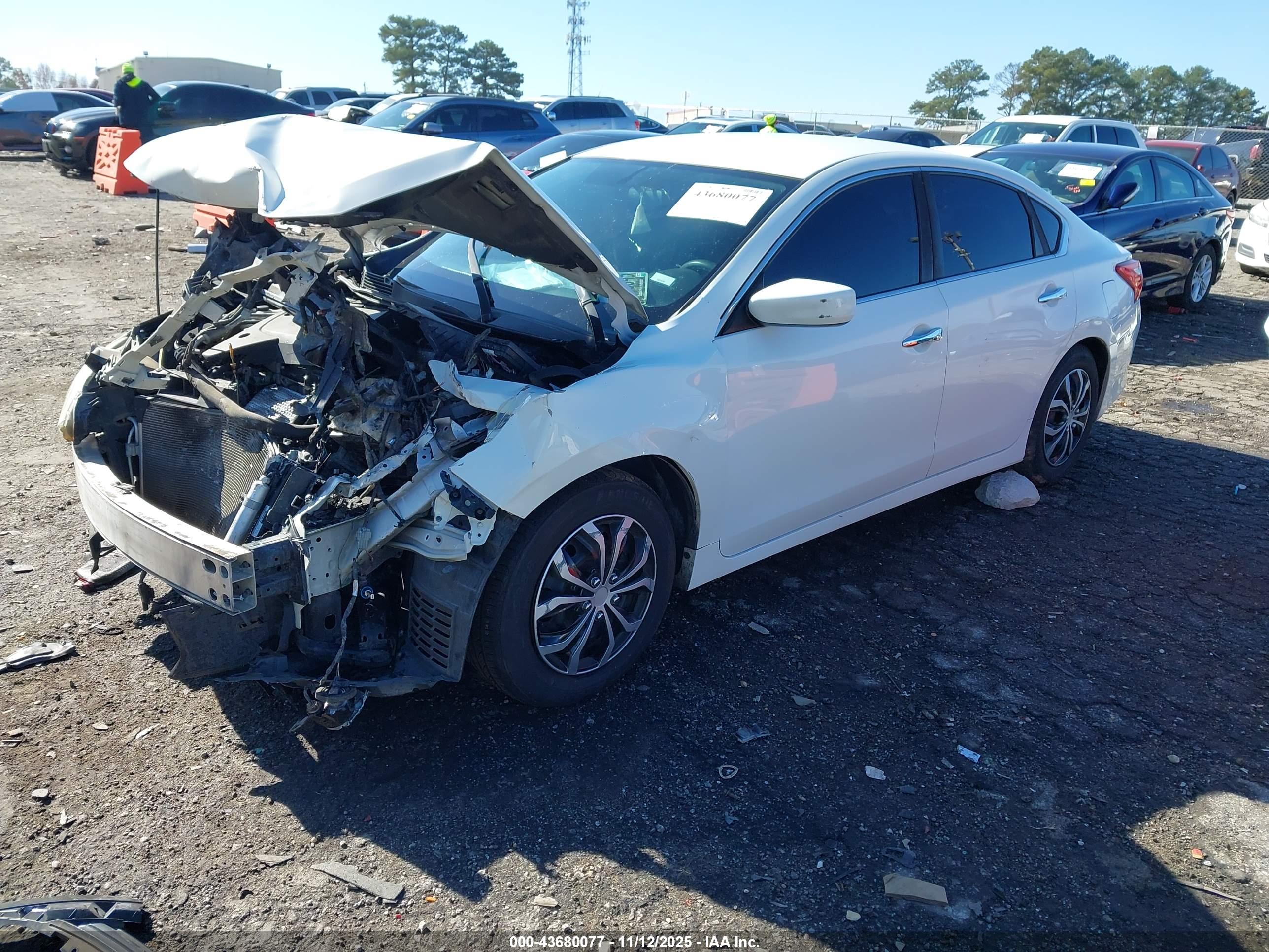 NISSAN ALTIMA image 2