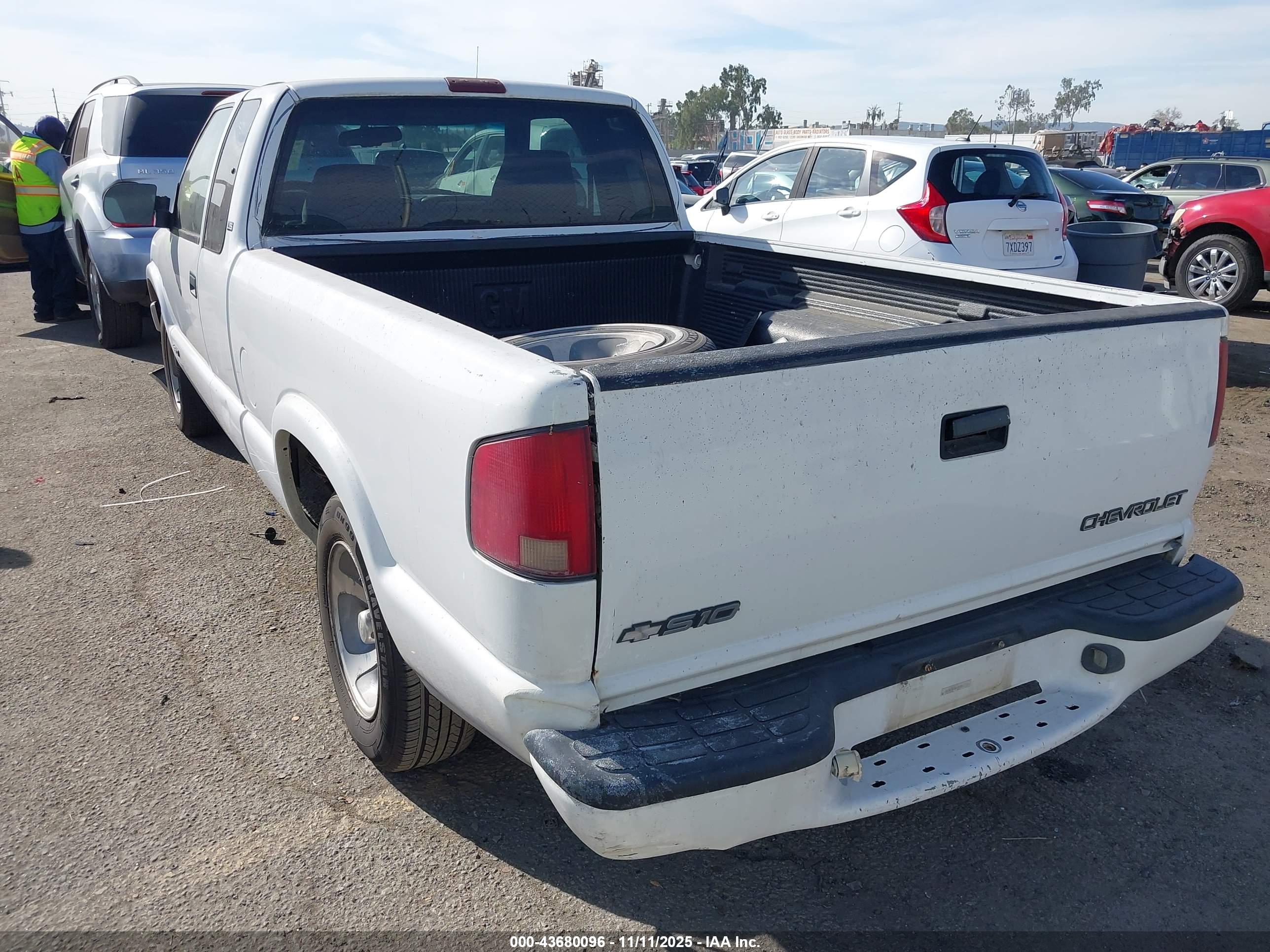 CHEVROLET S-10 image 3
