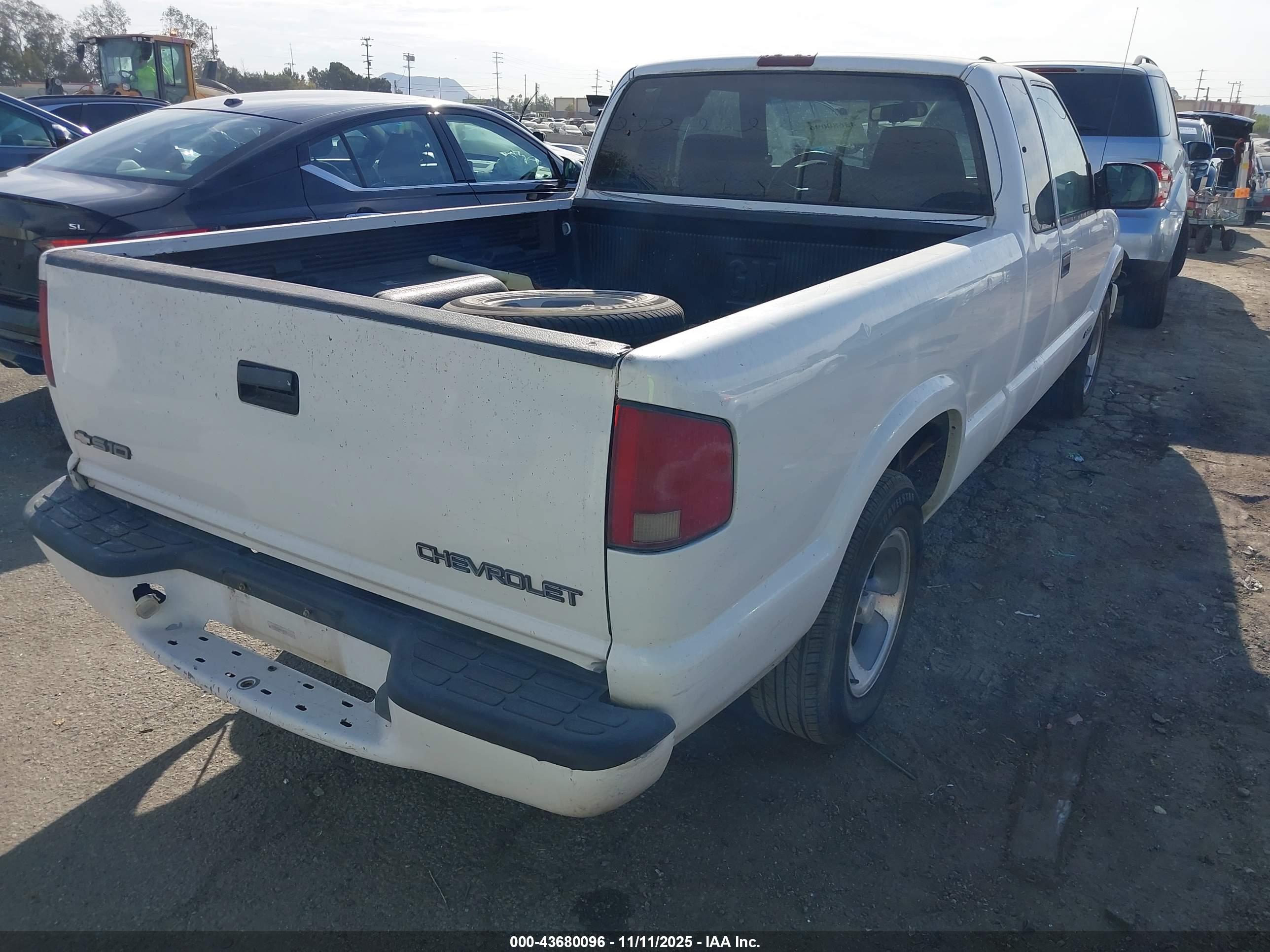 CHEVROLET S-10 image 4