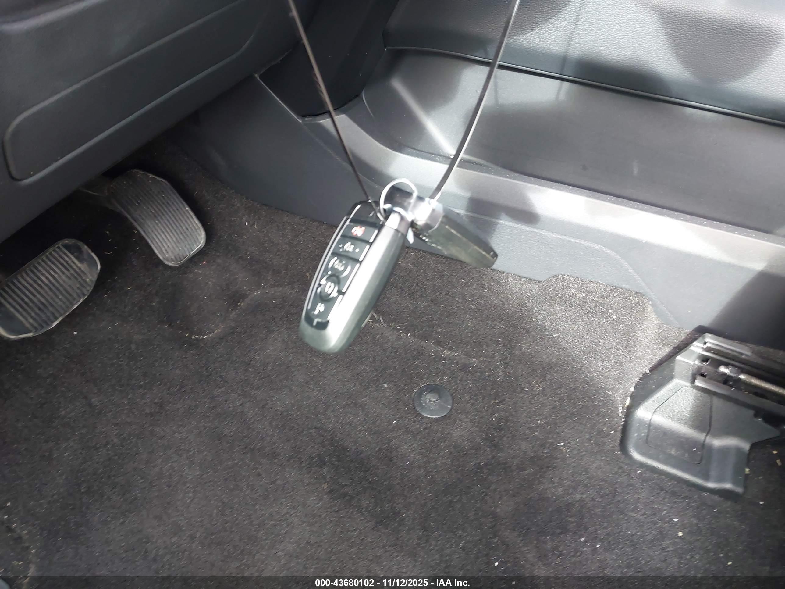 FORD EXPEDITION image 11