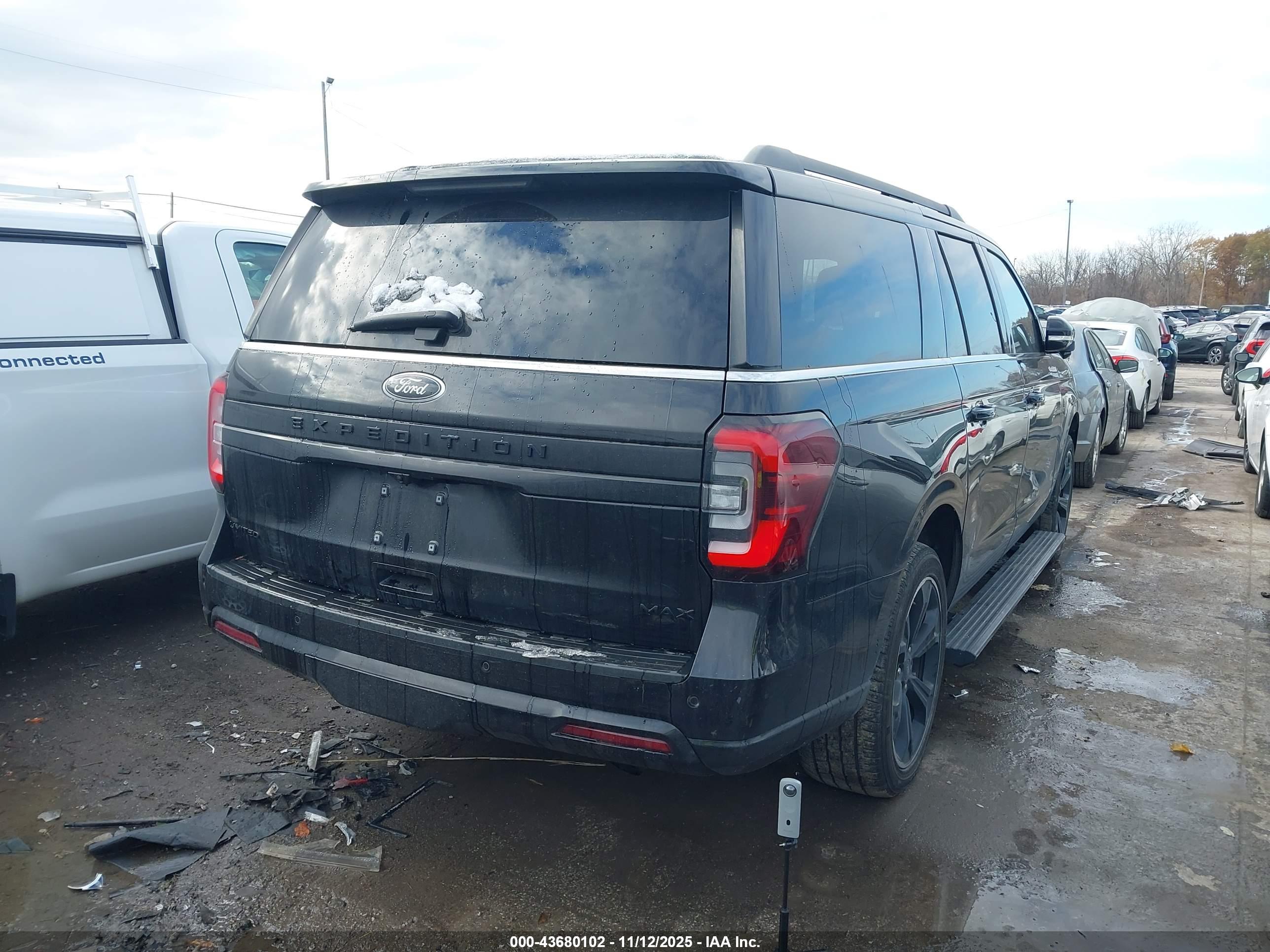 FORD EXPEDITION image 4