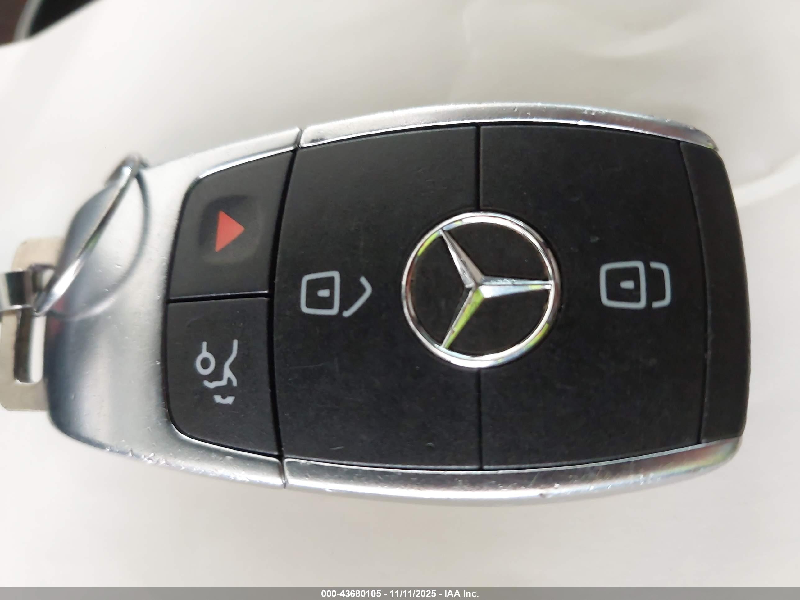 MERCEDES-BENZ C image 11